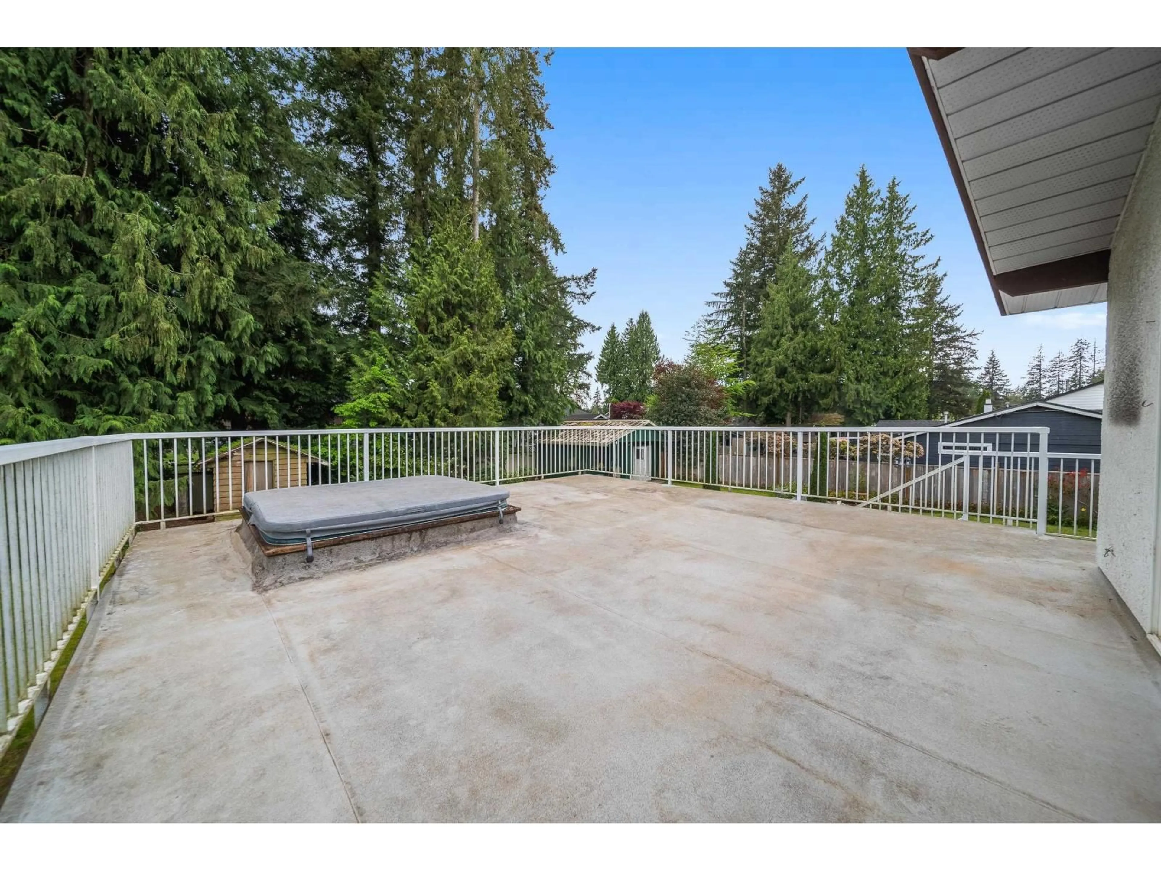 Patio, water/lake/river/ocean view for 20128 43 AVENUE, Langley British Columbia V3A3B8
