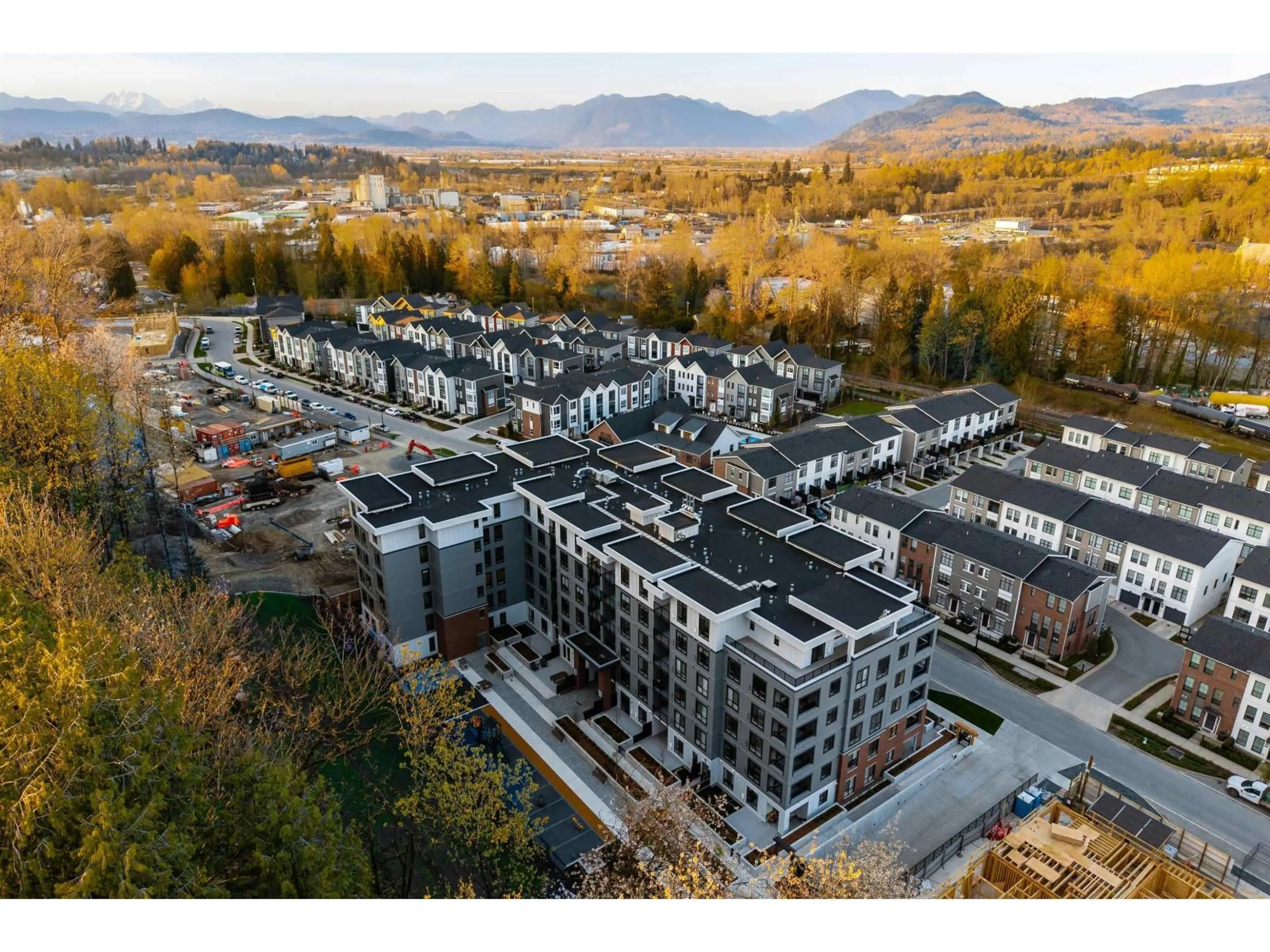 A pic from outside/outdoor area/front of a property/back of a property/a pic from drone, mountain view for 408 - 2771 MONTROSE AVENUE, Abbotsford British Columbia V2S0R2