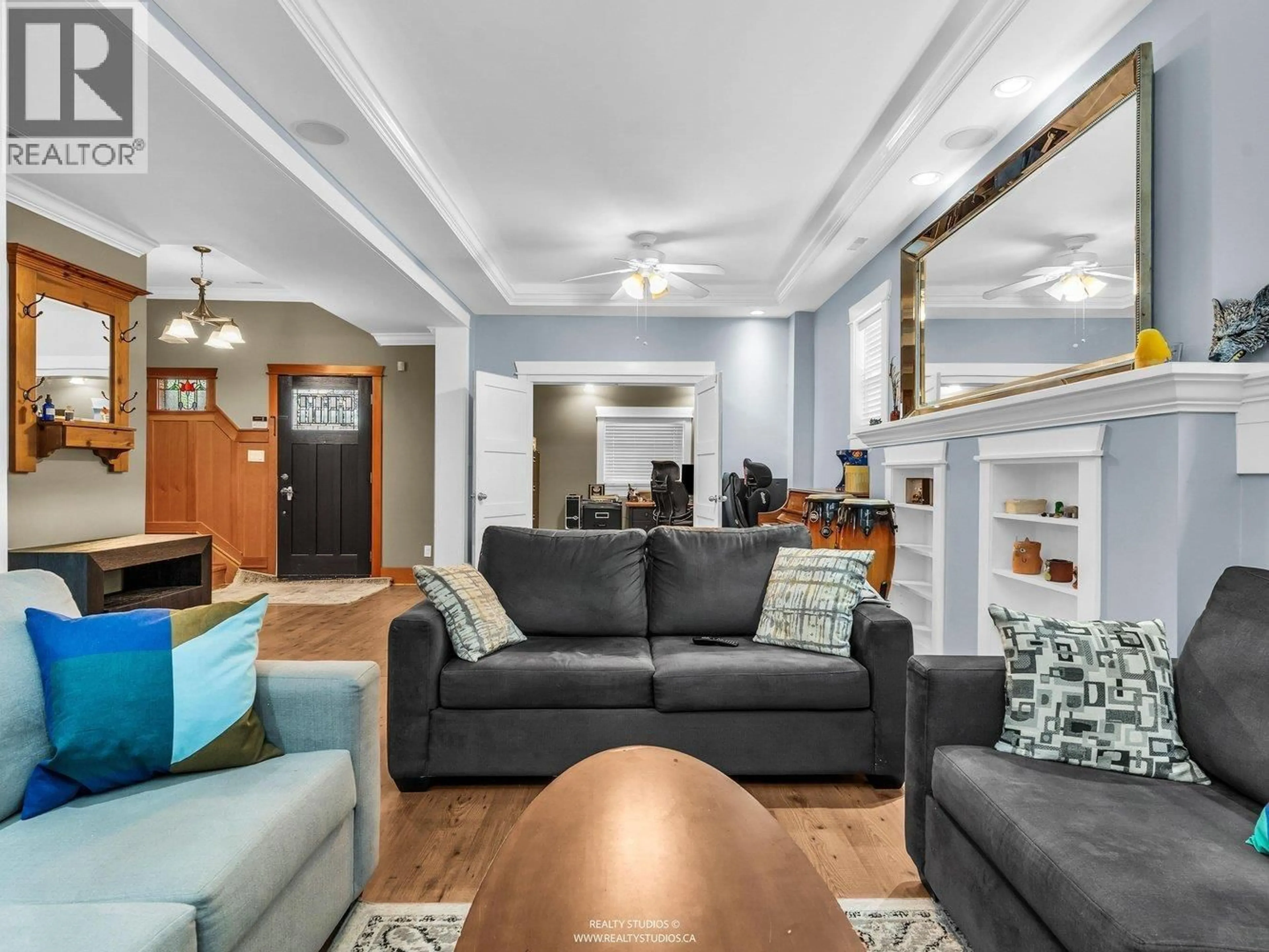 Living room with furniture, unknown for 822 22ND AVENUE, Vancouver British Columbia V5V1V7