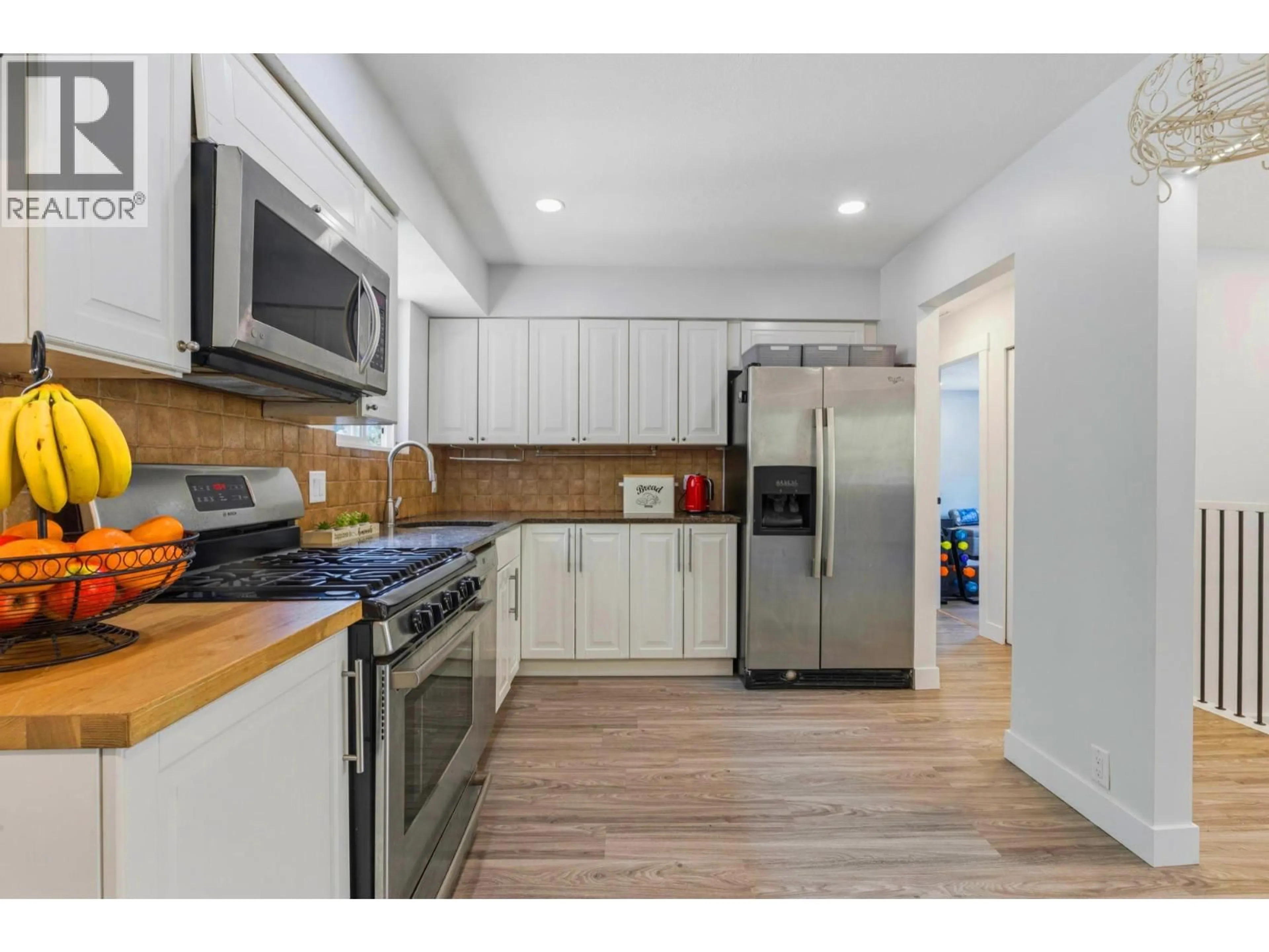 Standard kitchen, unknown for 713 APPLEYARD COURT, Port Moody British Columbia V3H3X1