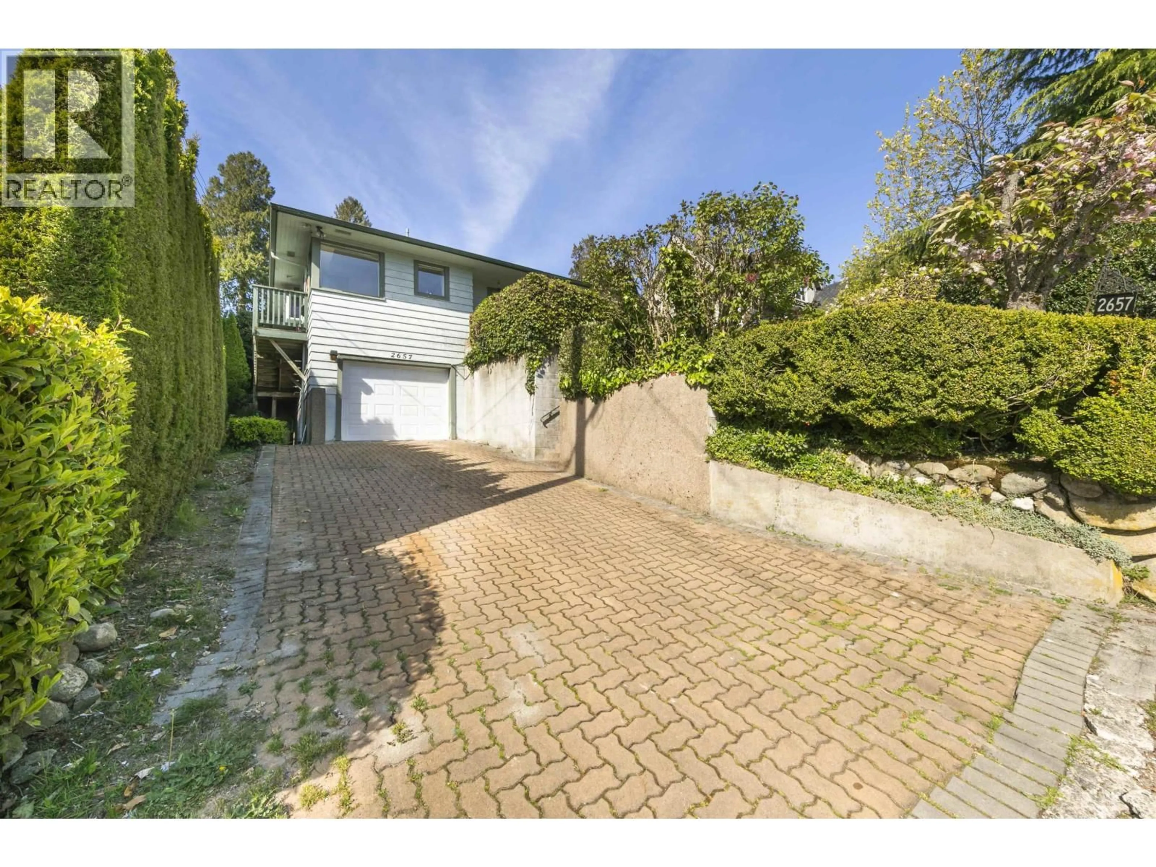 A pic from outside/outdoor area/front of a property/back of a property/a pic from drone, street for 2657 HAYWOOD AVENUE, West Vancouver British Columbia V7V1Y7