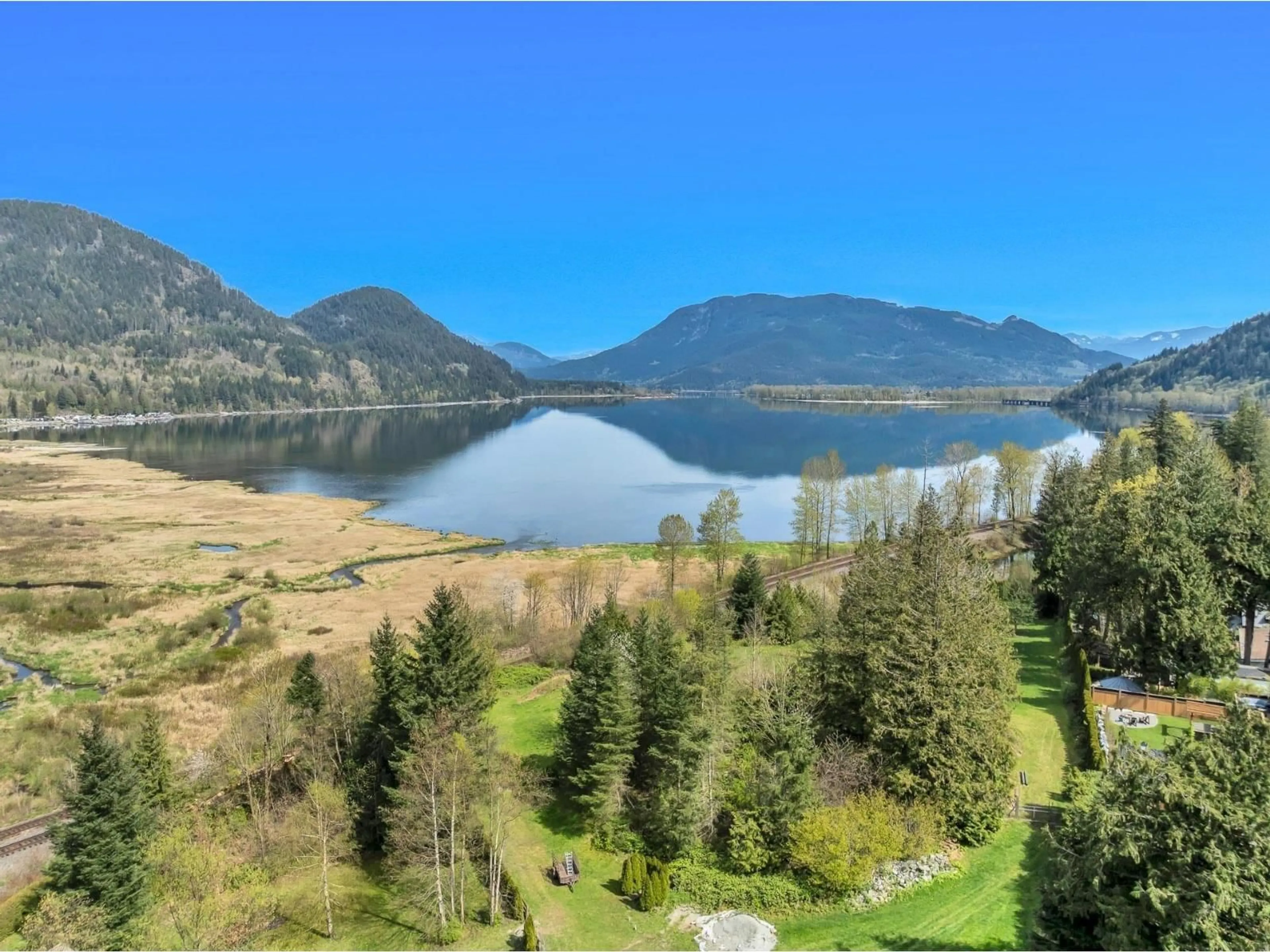 A pic from outside/outdoor area/front of a property/back of a property/a pic from drone, water/lake/river/ocean view for 44239 BAYVIEW ROAD, Mission British Columbia V0M1N0