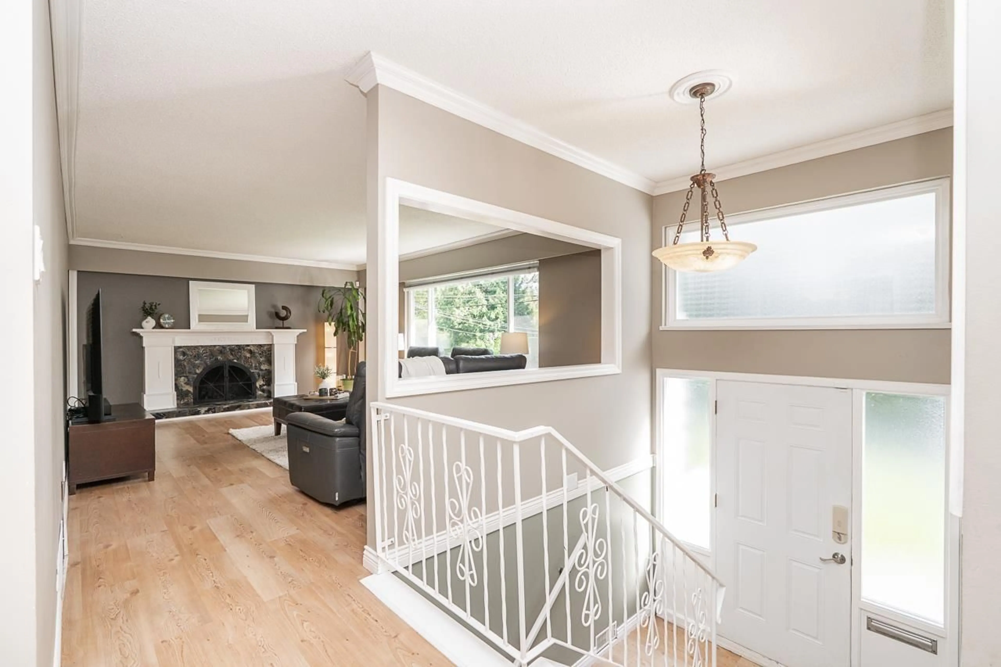 Indoor entryway for 11503 64 AVENUE, Delta British Columbia V4E1C5