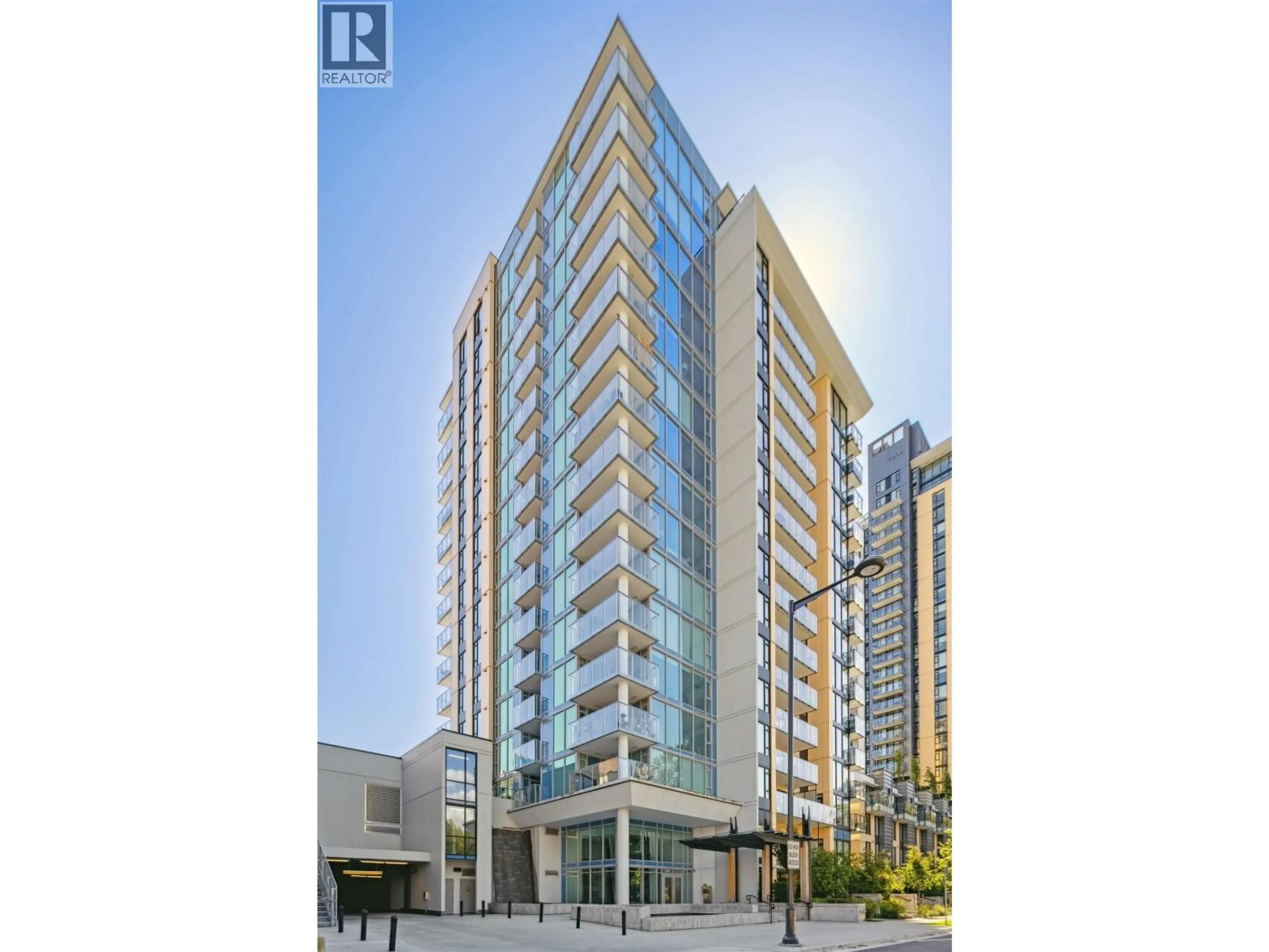 Indoor foyer for 1307 - 1471 HUNTER STREET, North Vancouver British Columbia V7J1H3
