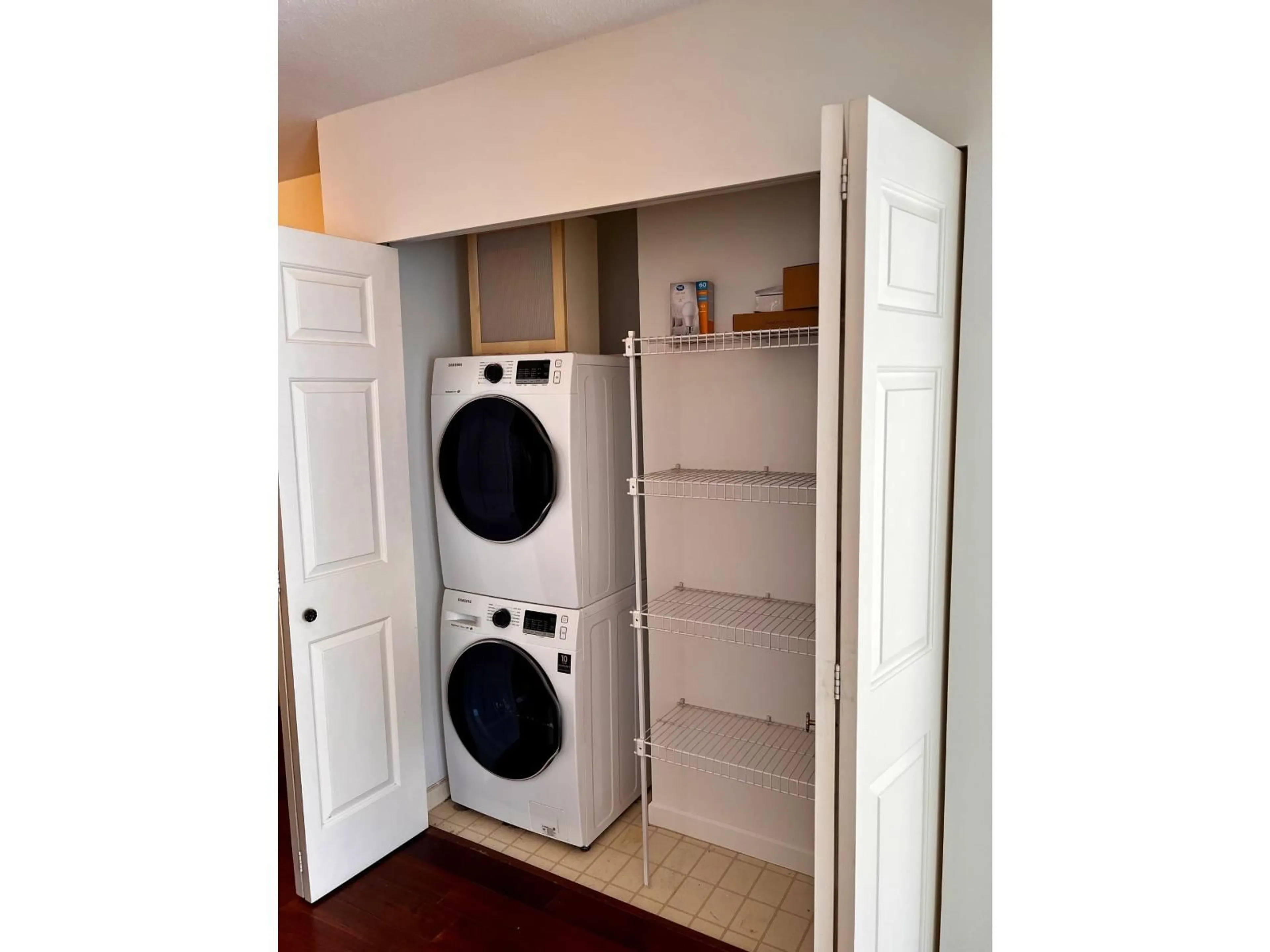 Laundry room for 313 - 9299 121 STREET, Surrey British Columbia V3V7X8