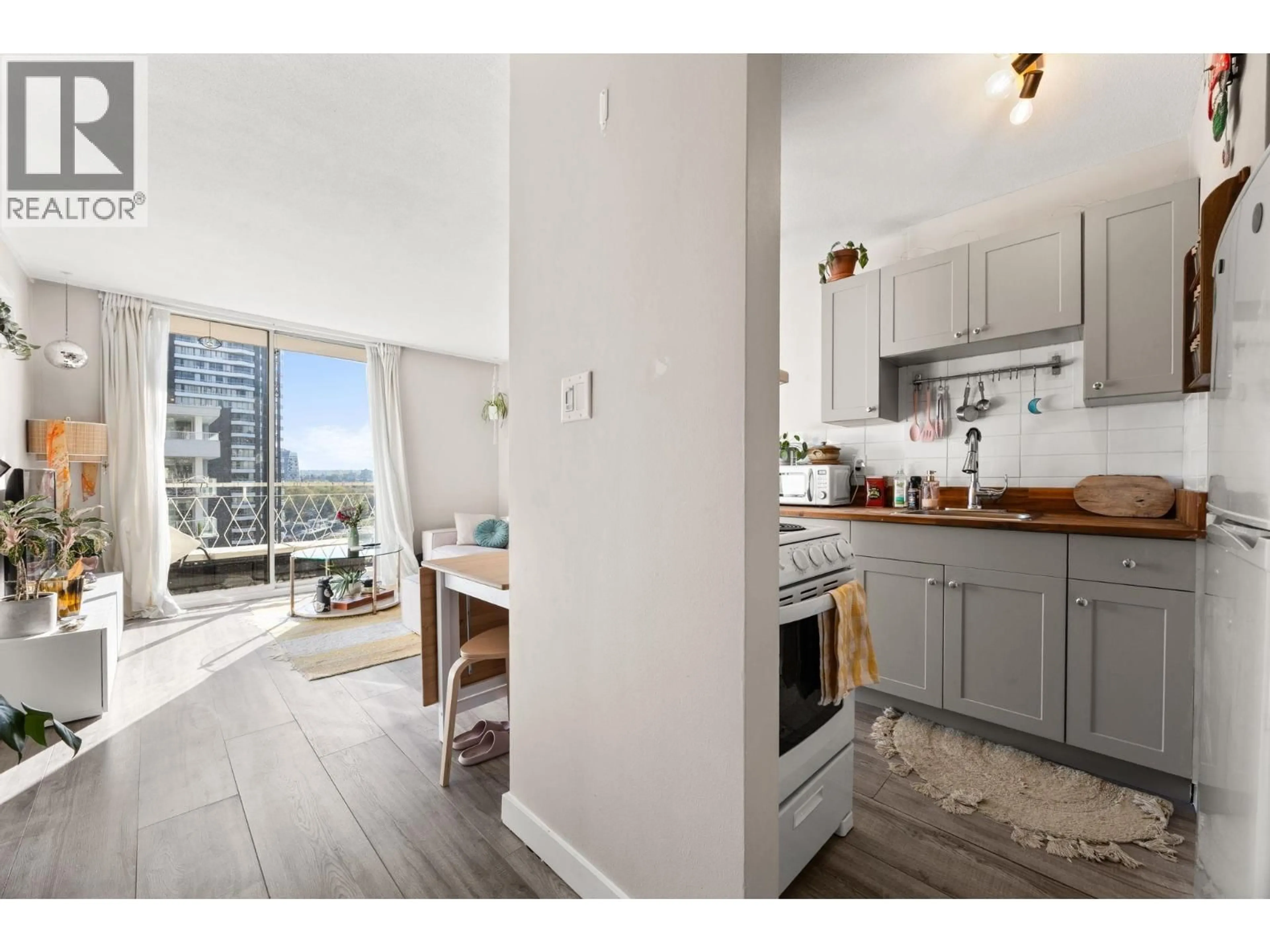 Open concept kitchen, unknown for 701 - 1100 HARWOOD STREET, Vancouver British Columbia V6E1R7