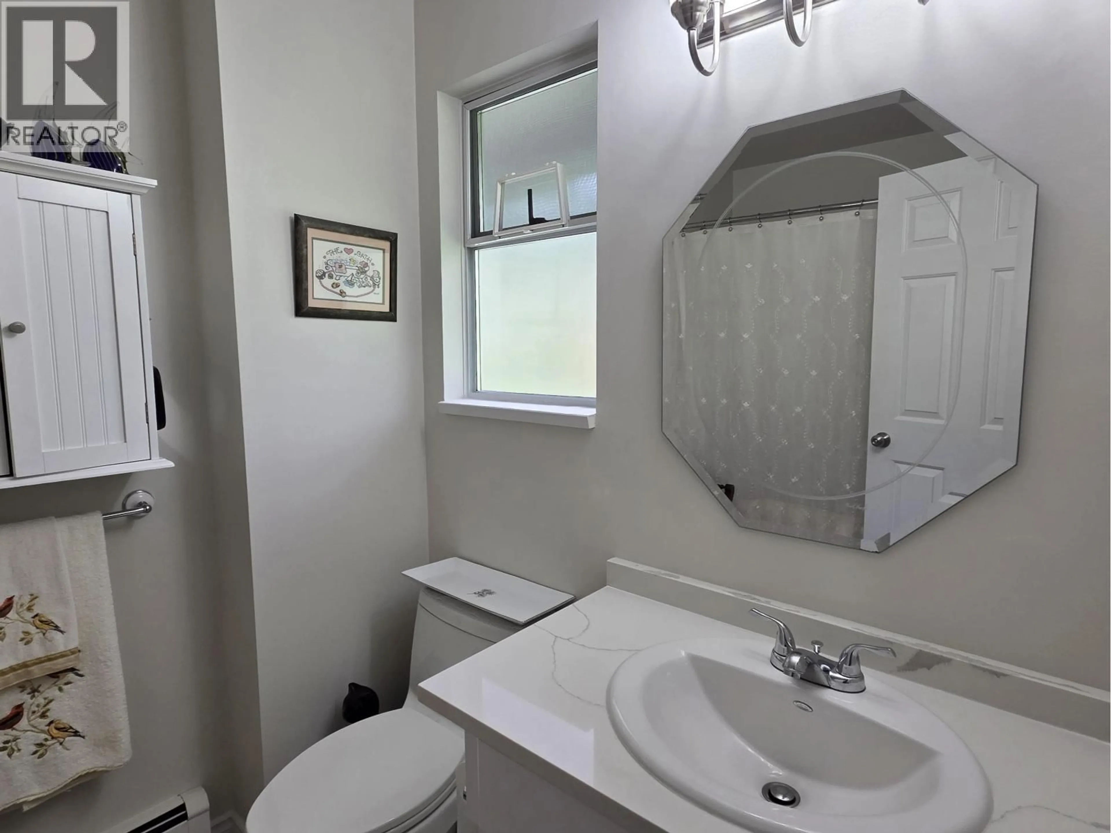Standard bathroom, unknown for 36 - 1190 FALCON DRIVE, Coquitlam British Columbia V3E2M4