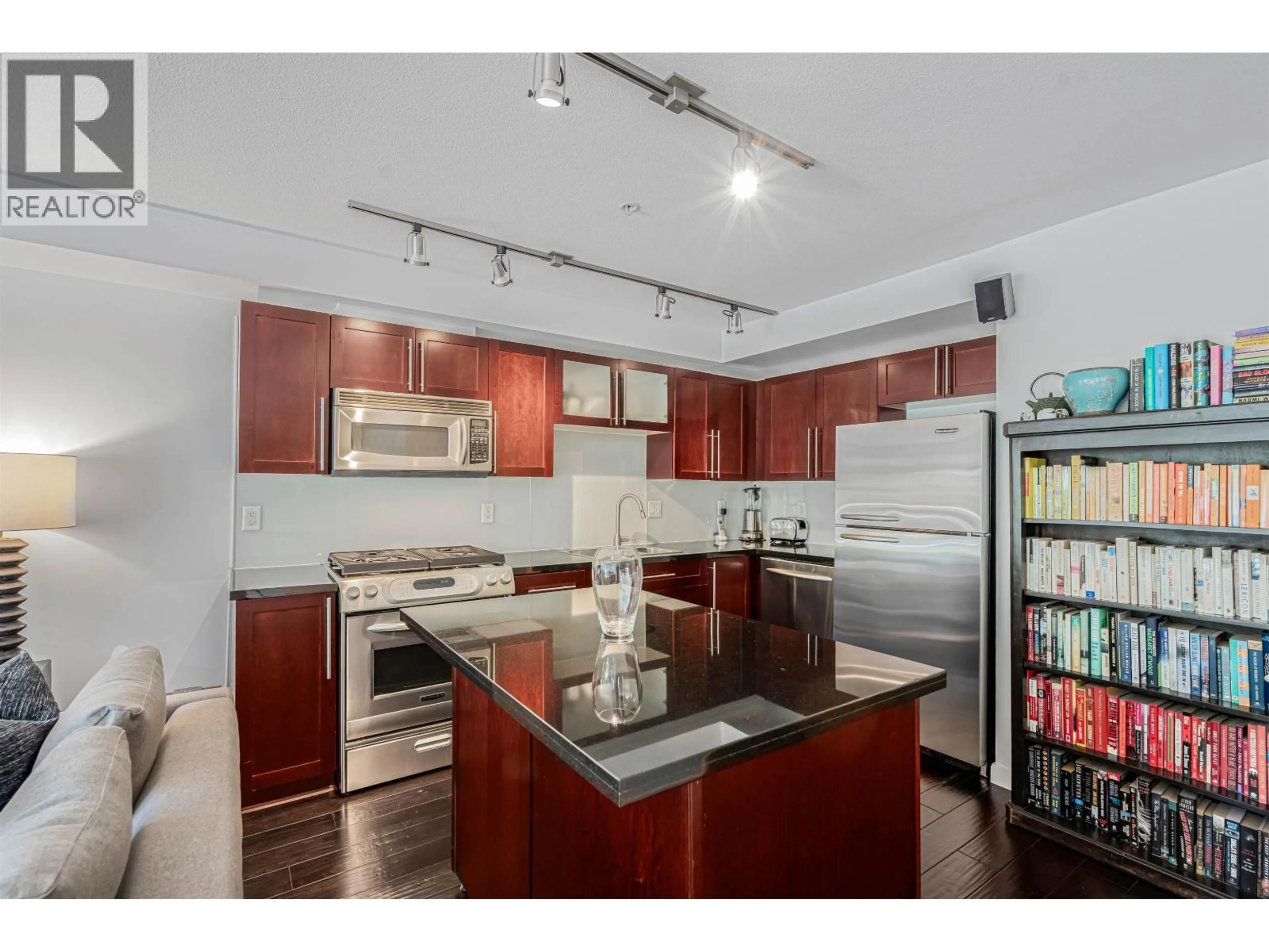Unknown for 207 - 122 3RD STREET, North Vancouver British Columbia V7L1E6