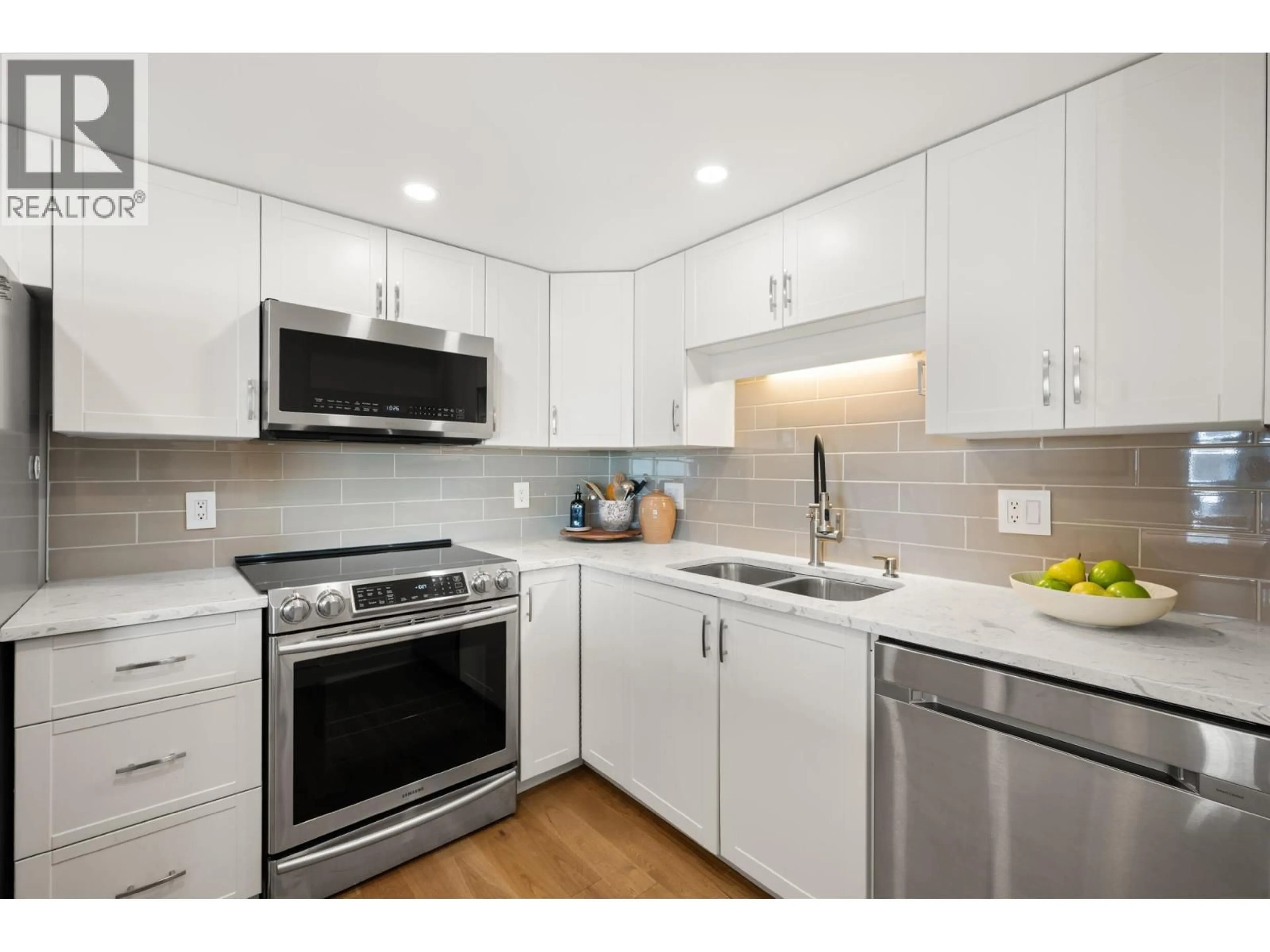 Standard kitchen, unknown for 904 - 1135 QUAYSIDE DRIVE, New Westminster British Columbia V3M6J4
