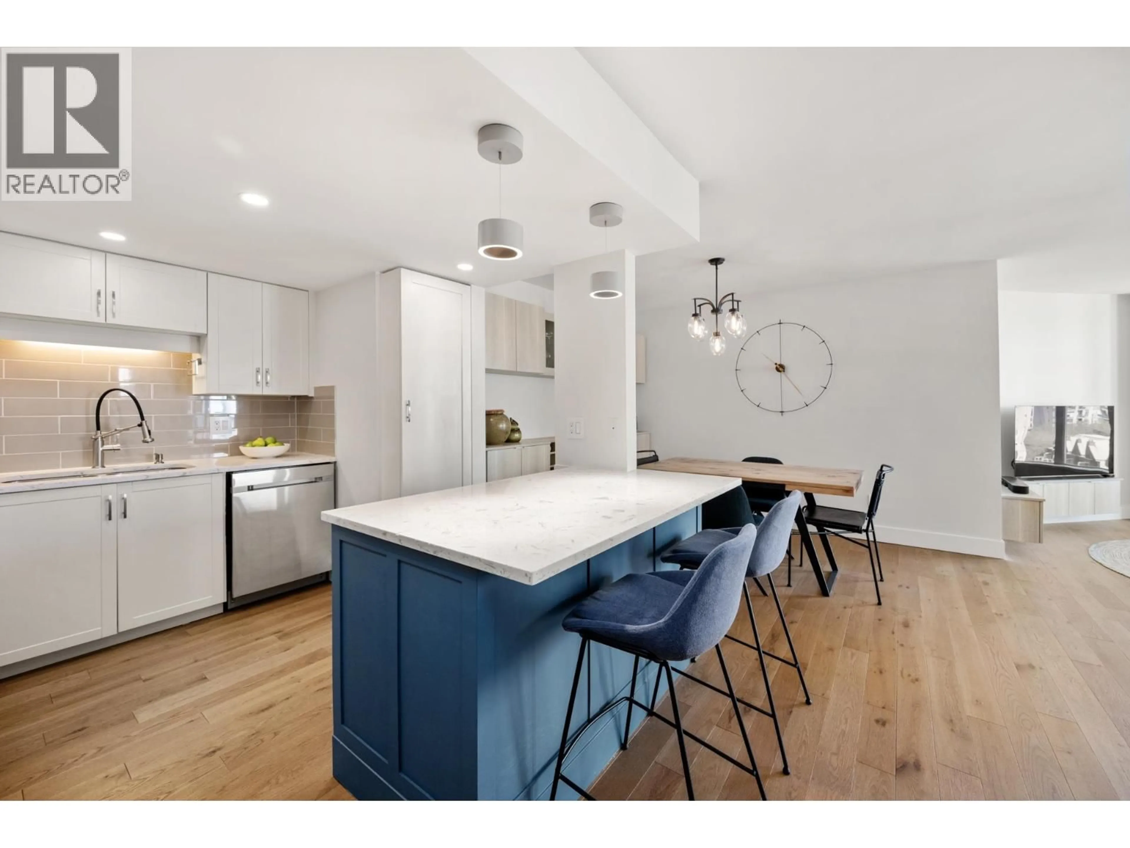 Open concept kitchen, unknown for 904 - 1135 QUAYSIDE DRIVE, New Westminster British Columbia V3M6J4