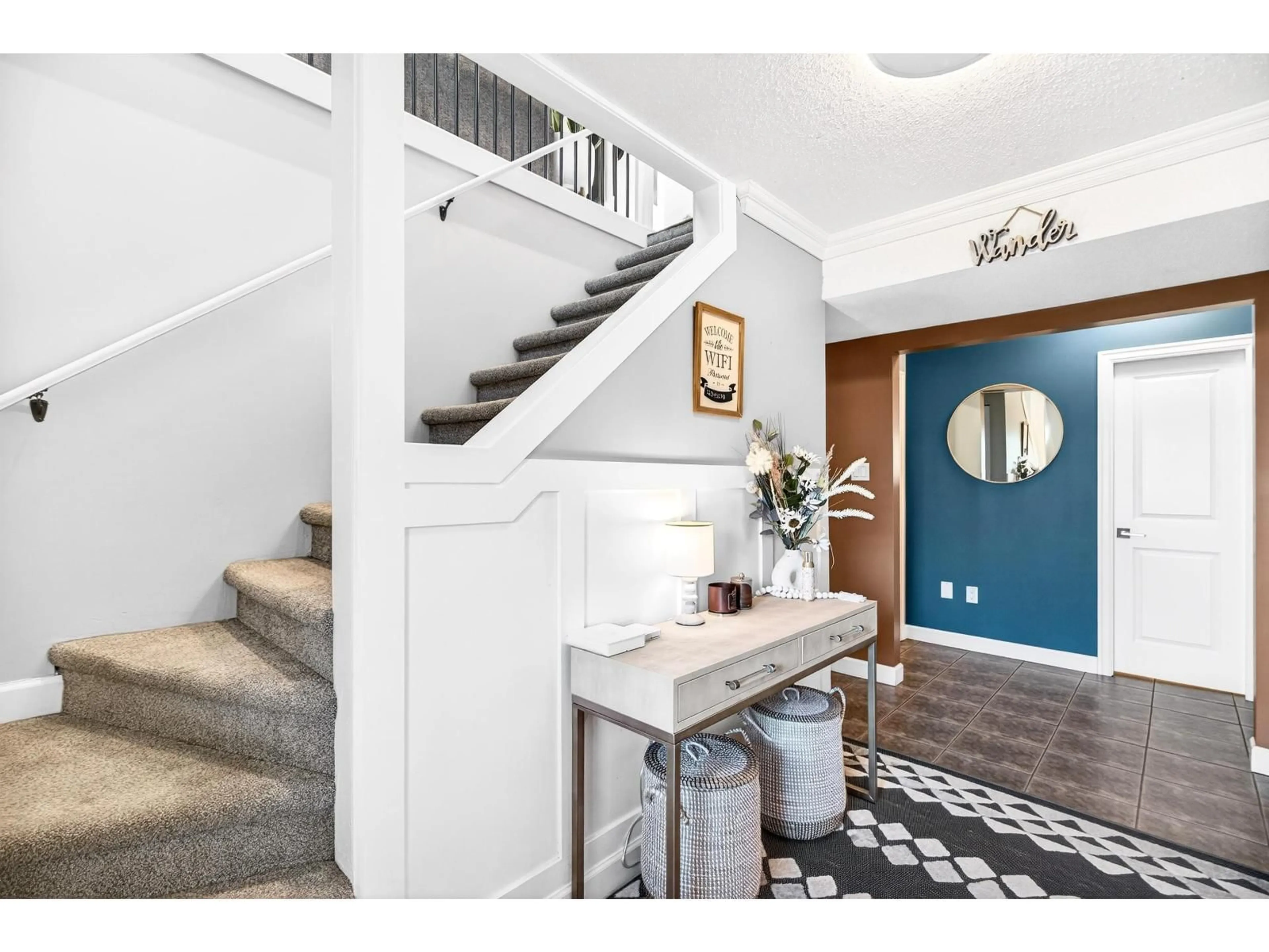 Indoor entryway for 34974 CLAYBURN ROAD, Abbotsford British Columbia V2S7Y9