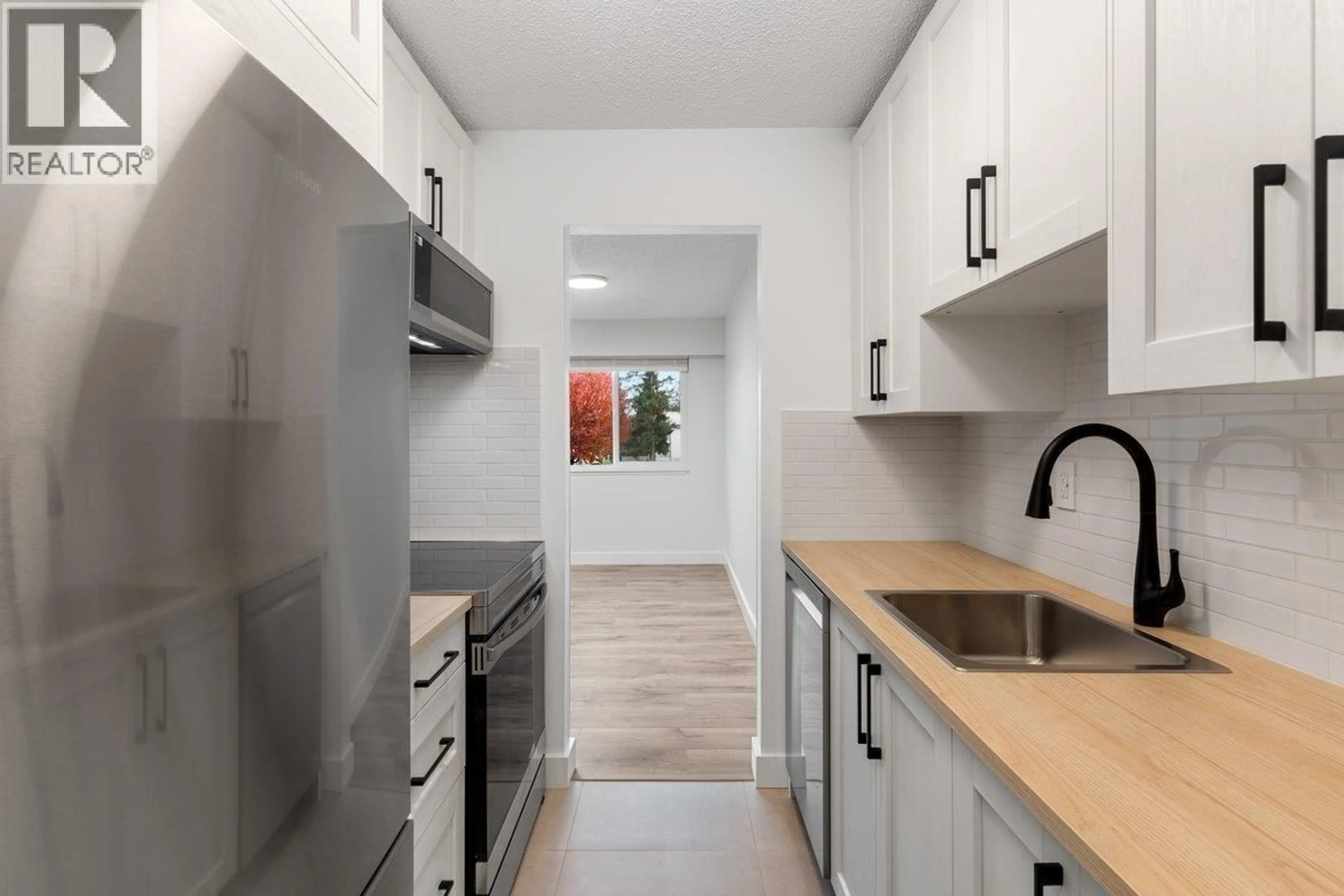 Standard kitchen, unknown for 212 - 12096 222 STREET, Maple Ridge British Columbia V2X5W1