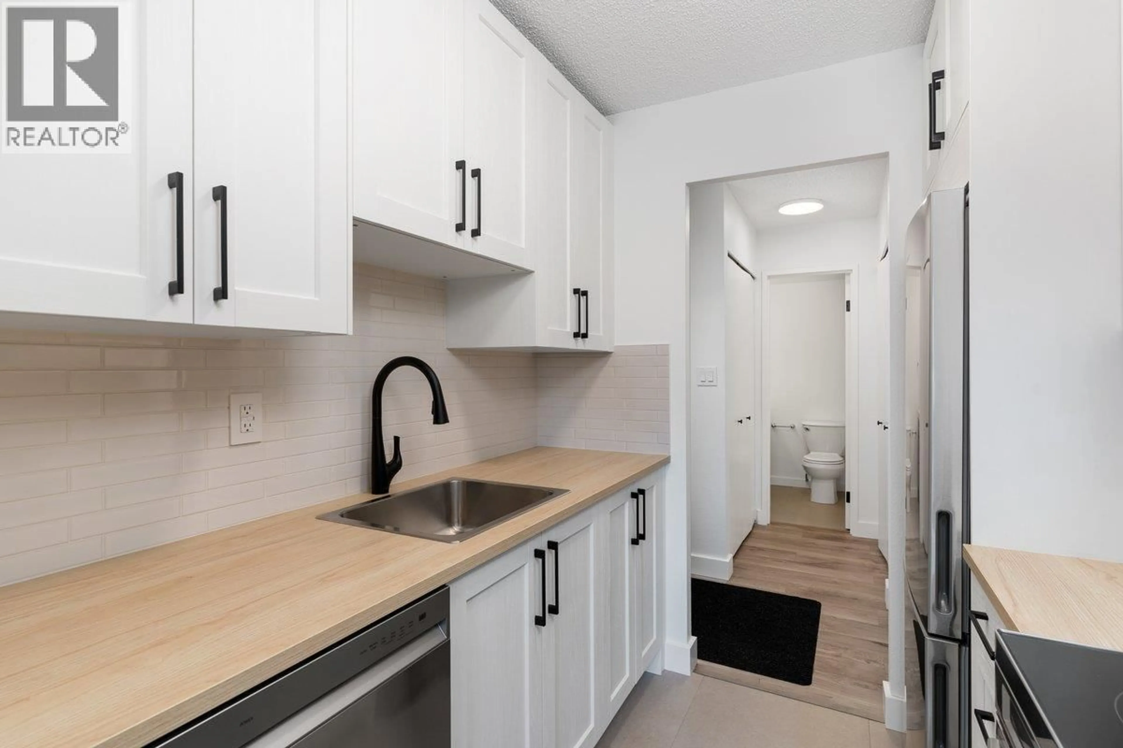 Standard kitchen, unknown for 212 - 12096 222 STREET, Maple Ridge British Columbia V2X5W1