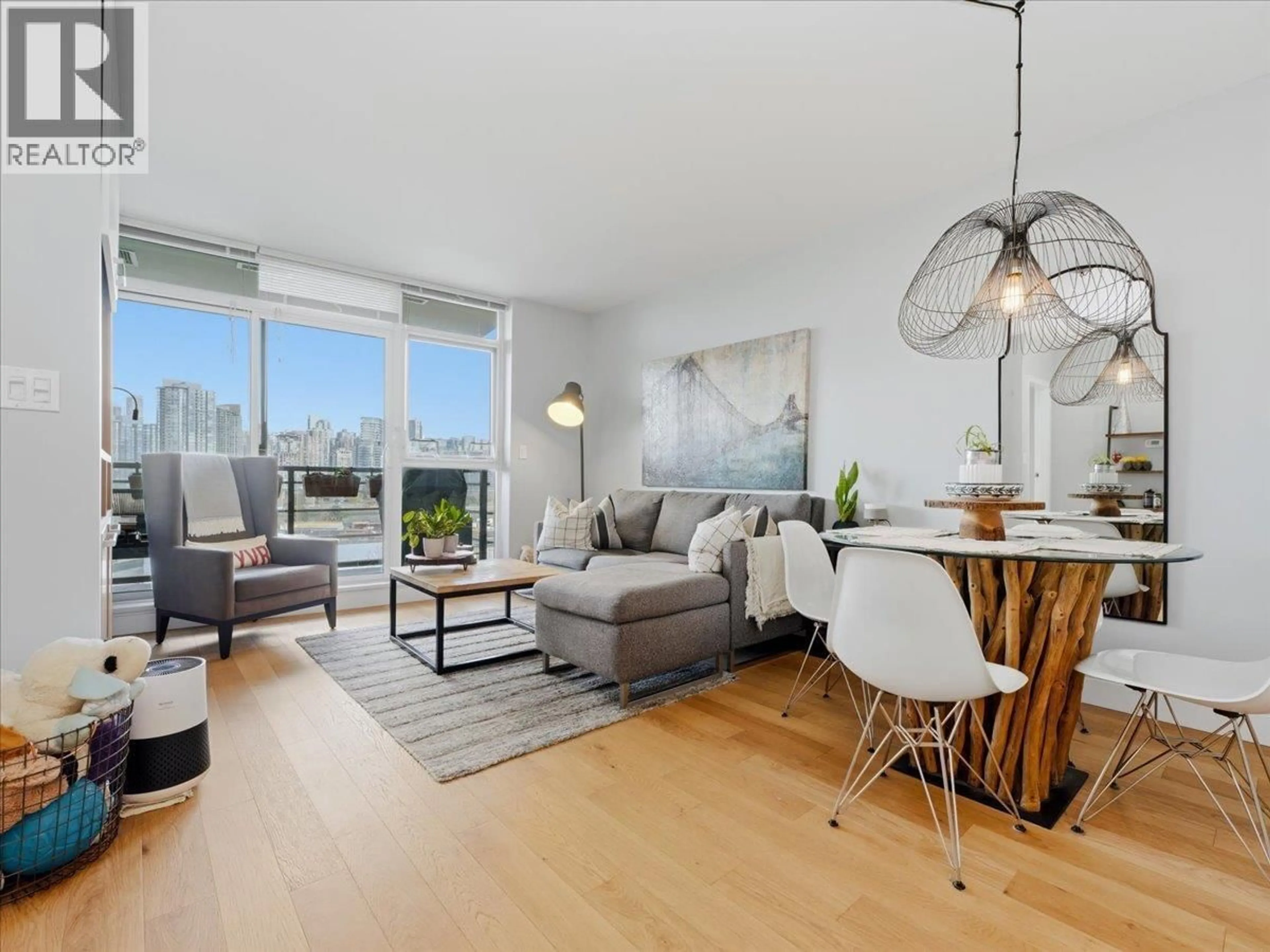 Living room with furniture, unknown for 806 - 288 1ST AVENUE, Vancouver British Columbia V5Y0E9