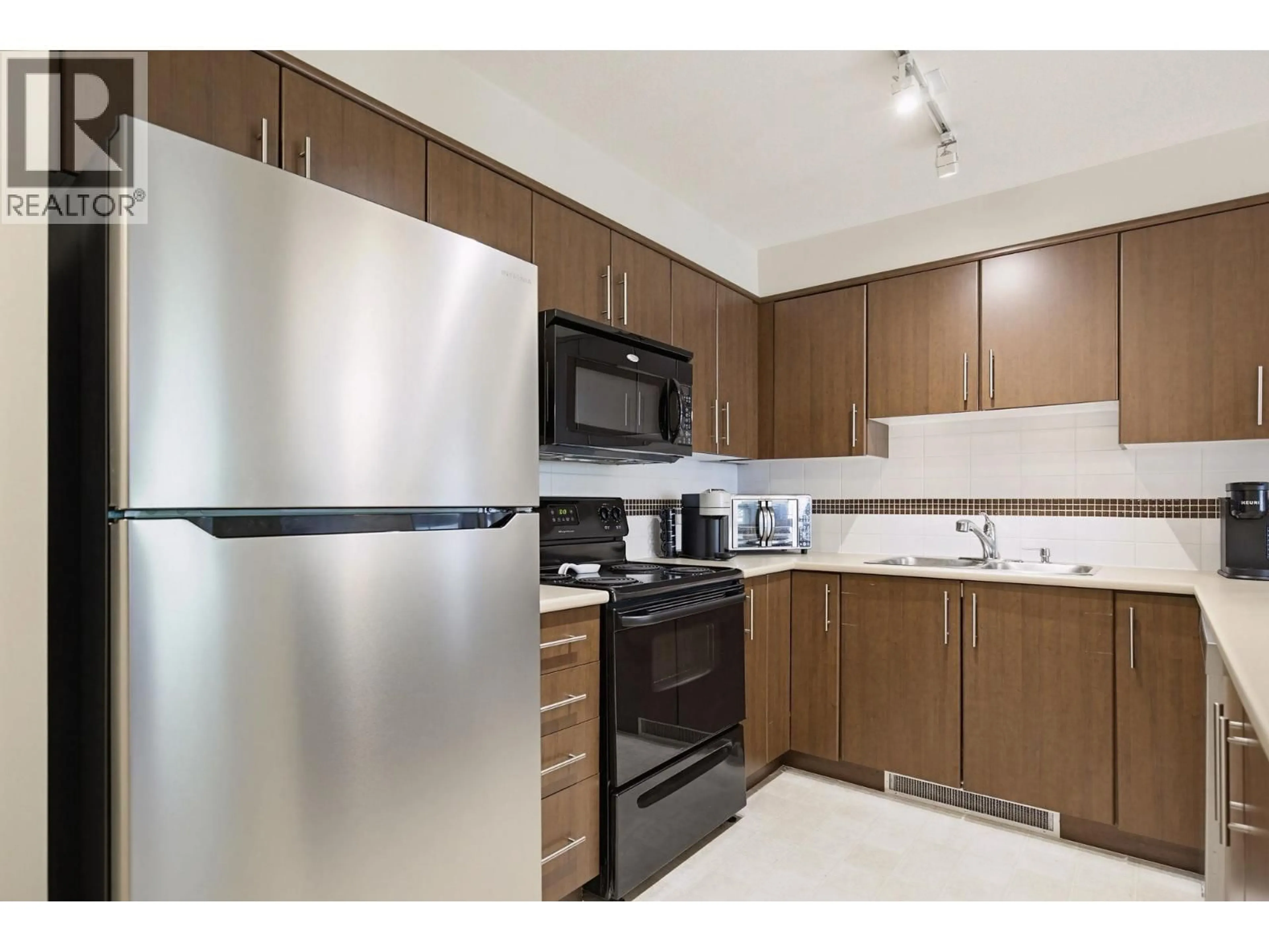 Standard kitchen, unknown for 206 - 12238 224 STREET, Maple Ridge British Columbia V2X8W5