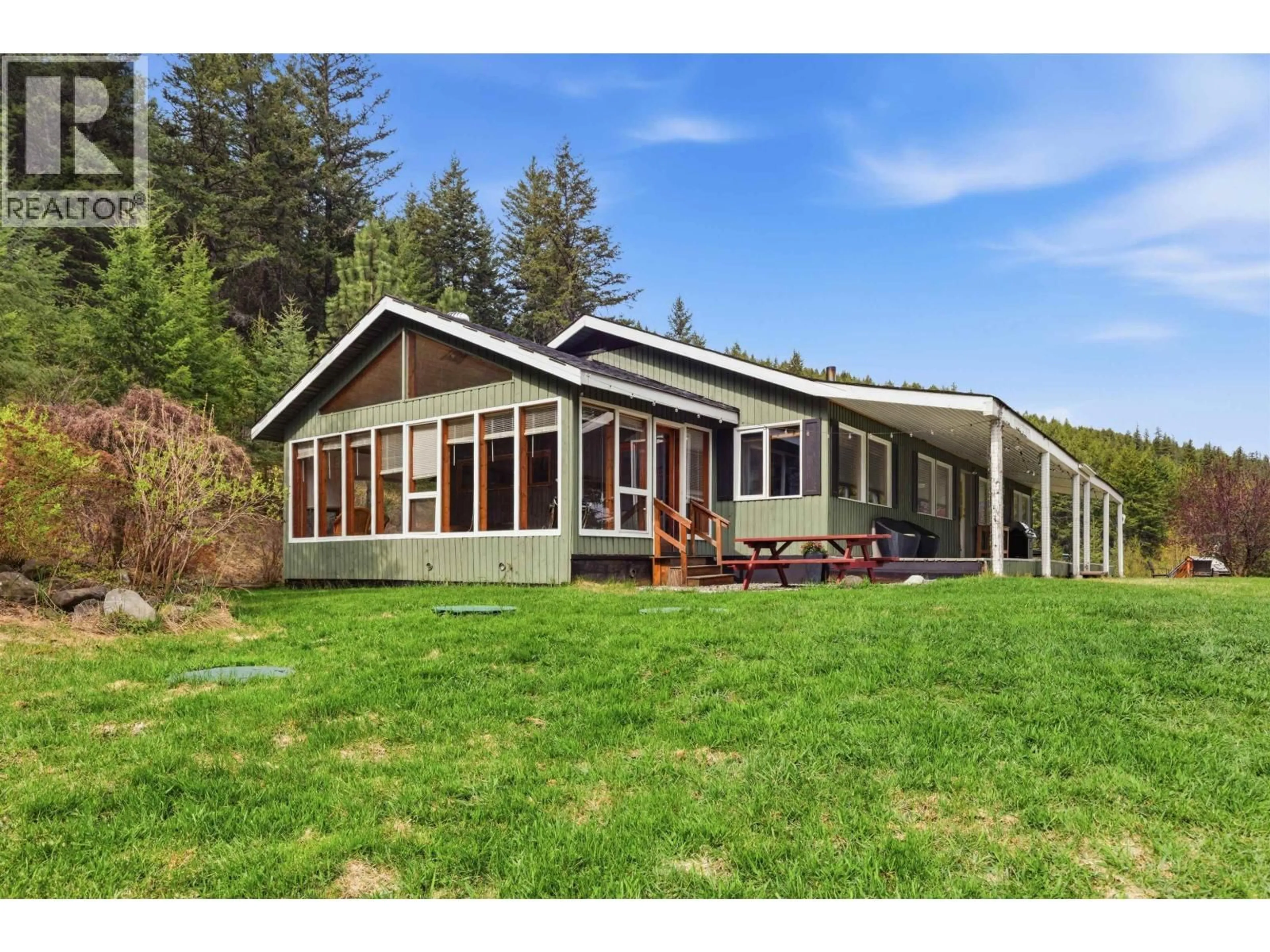Home with vinyl exterior material, unknown for 5993 WEST FRASER ROAD, Williams Lake British Columbia V2G5H6