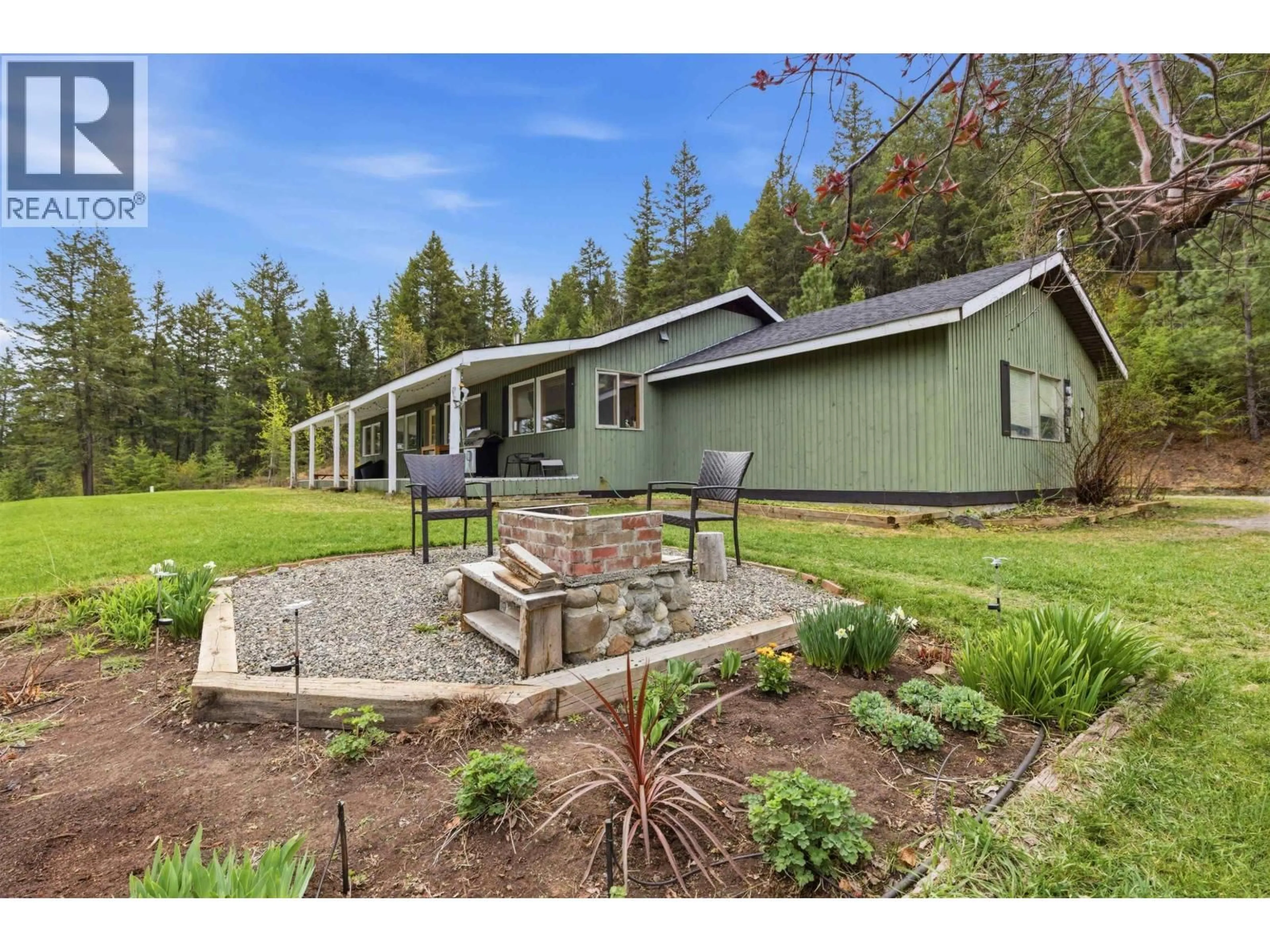 Home with vinyl exterior material, unknown for 5993 WEST FRASER ROAD, Williams Lake British Columbia V2G5H6