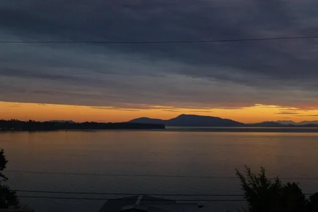 14371 SUNSET DRIVE, White Rock 4