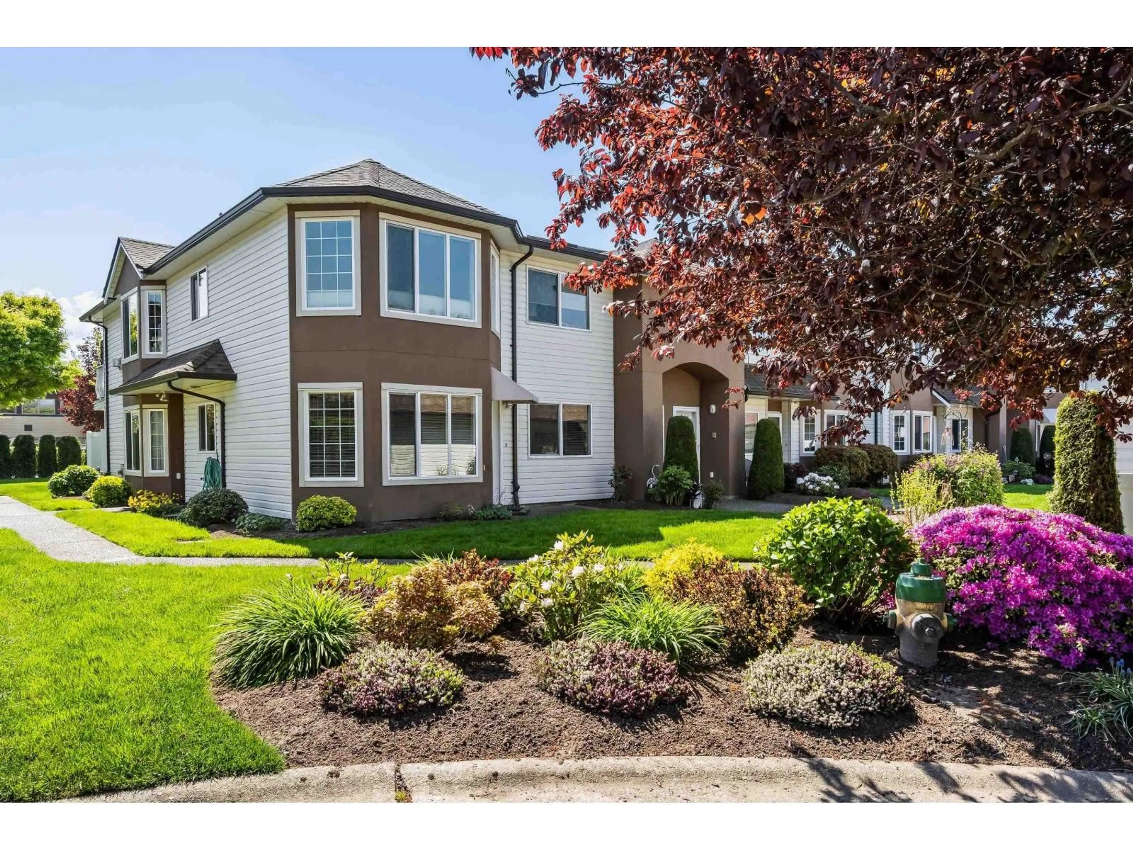 Home with vinyl exterior material, street for 15 - 46350 CESSNA DRIVE, Chilliwack British Columbia V2P7W3