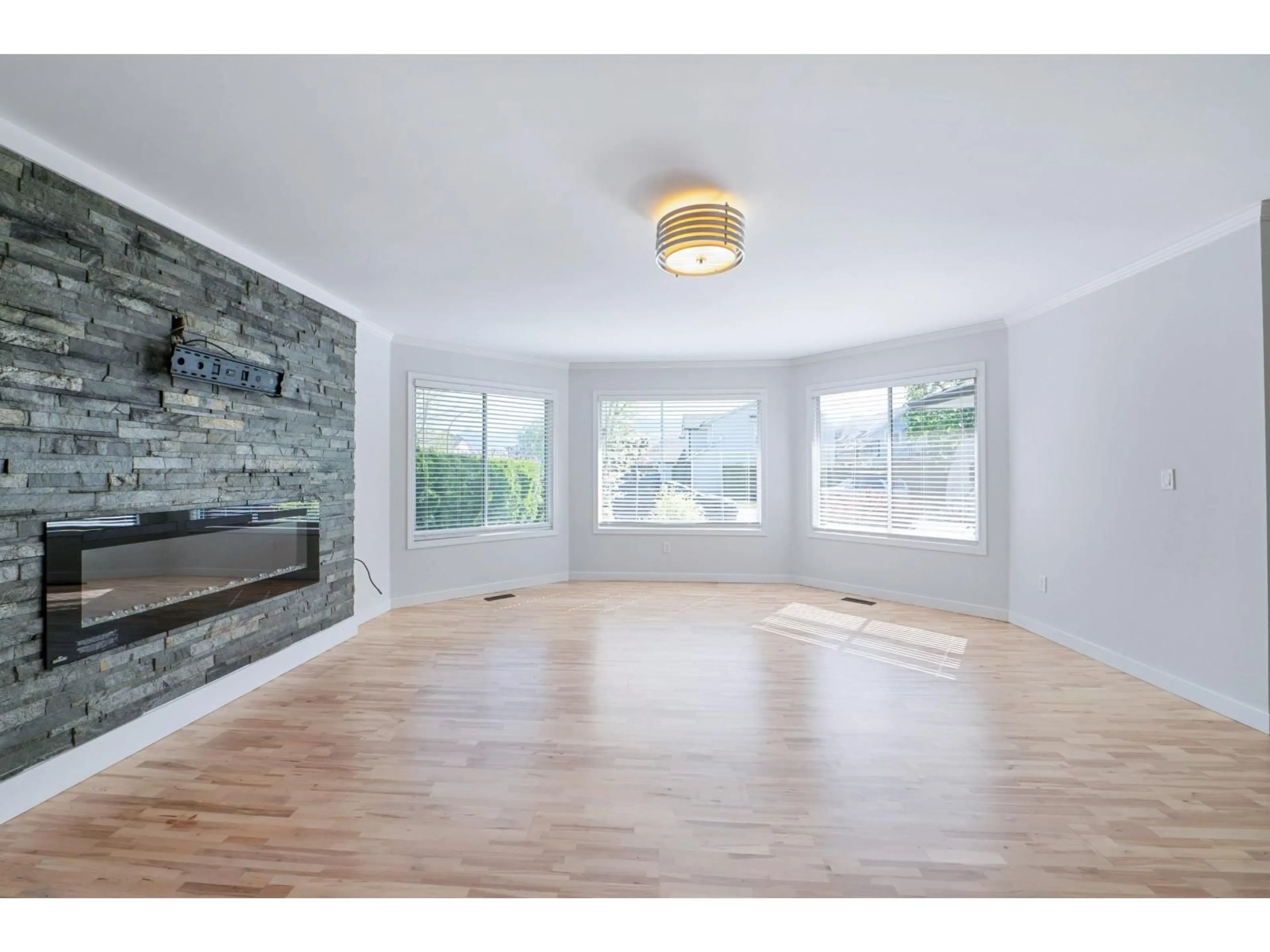 A pic of a room for 5937 CAMBRIDGE STREET, Chilliwack British Columbia V2R2Y4