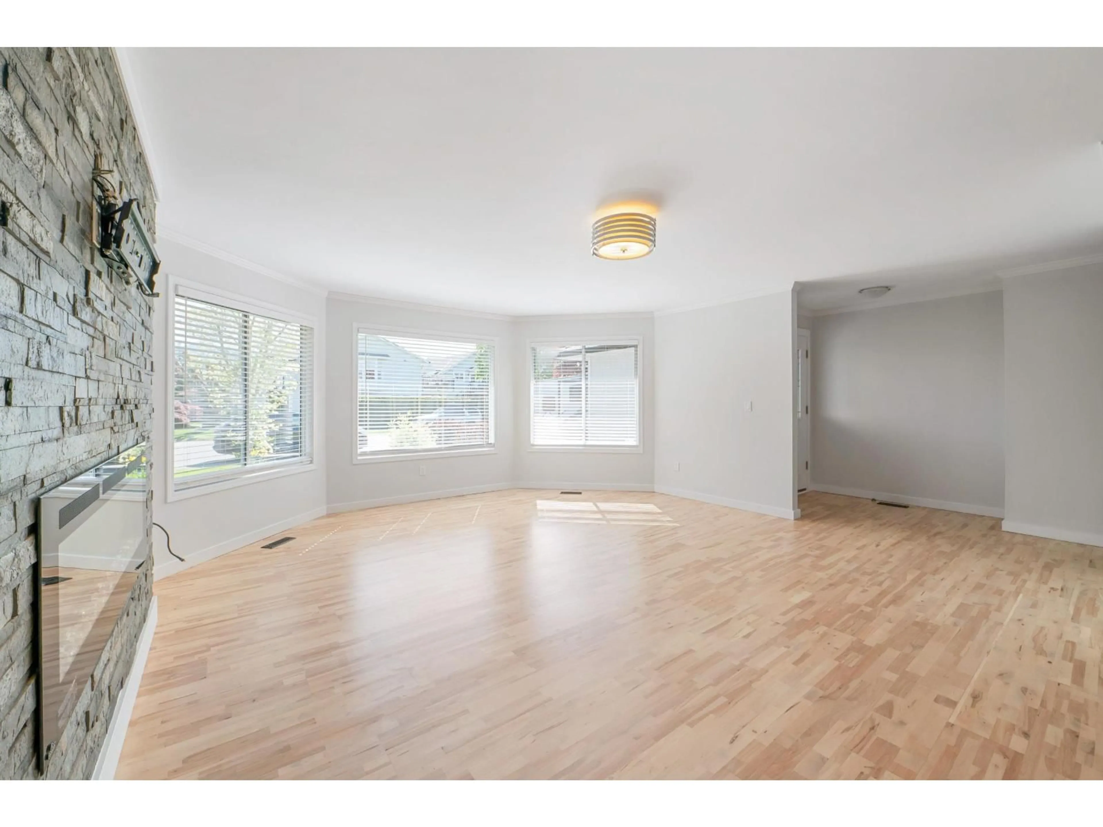 A pic of a room for 5937 CAMBRIDGE STREET, Chilliwack British Columbia V2R2Y4
