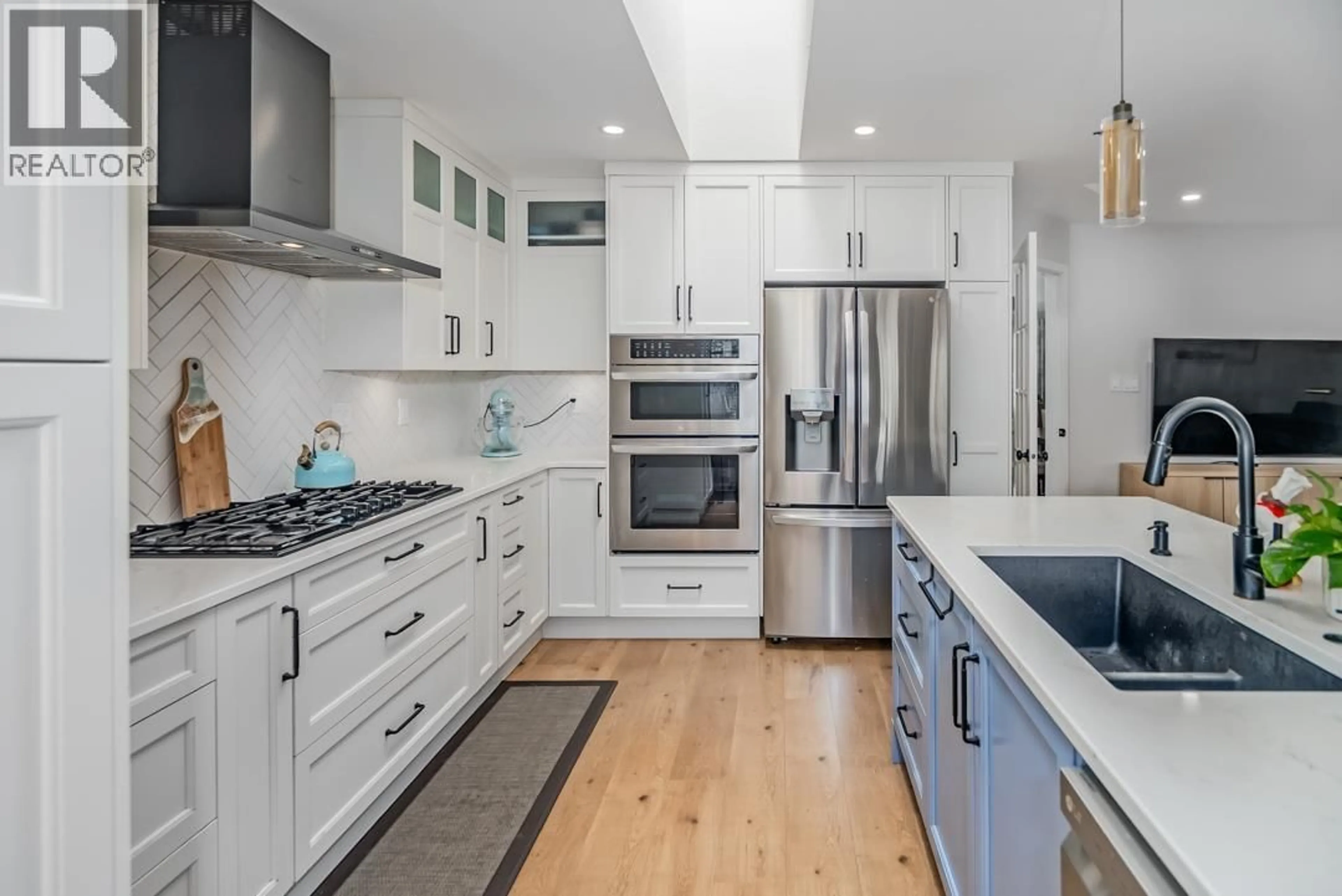 Contemporary kitchen, ceramic/tile floor for 22987 123B AVENUE, Maple Ridge British Columbia V2X0C4