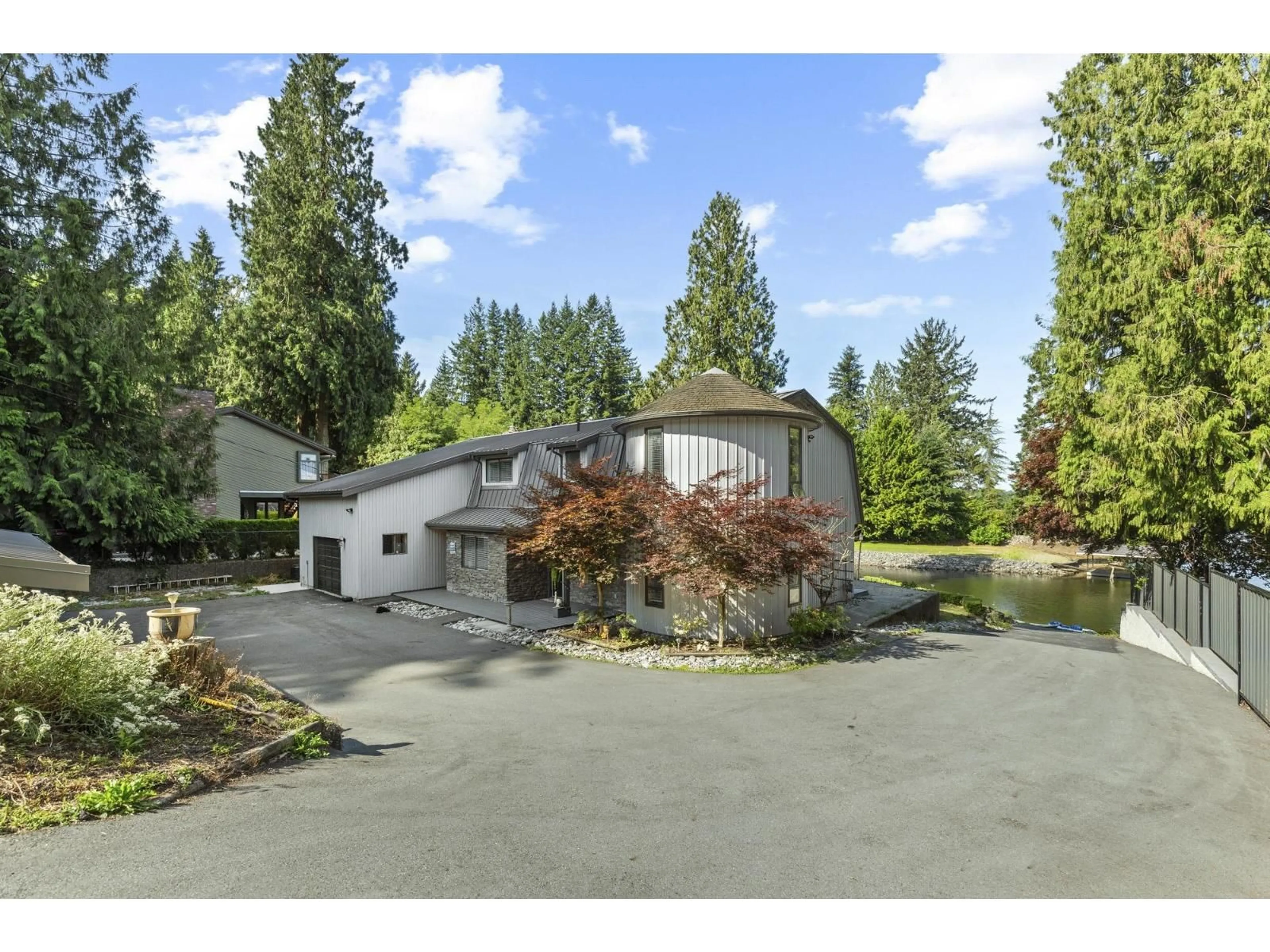 A pic from outside/outdoor area/front of a property/back of a property/a pic from drone, unknown for 9233 HAYWARD STREET, Mission British Columbia V4S1J1