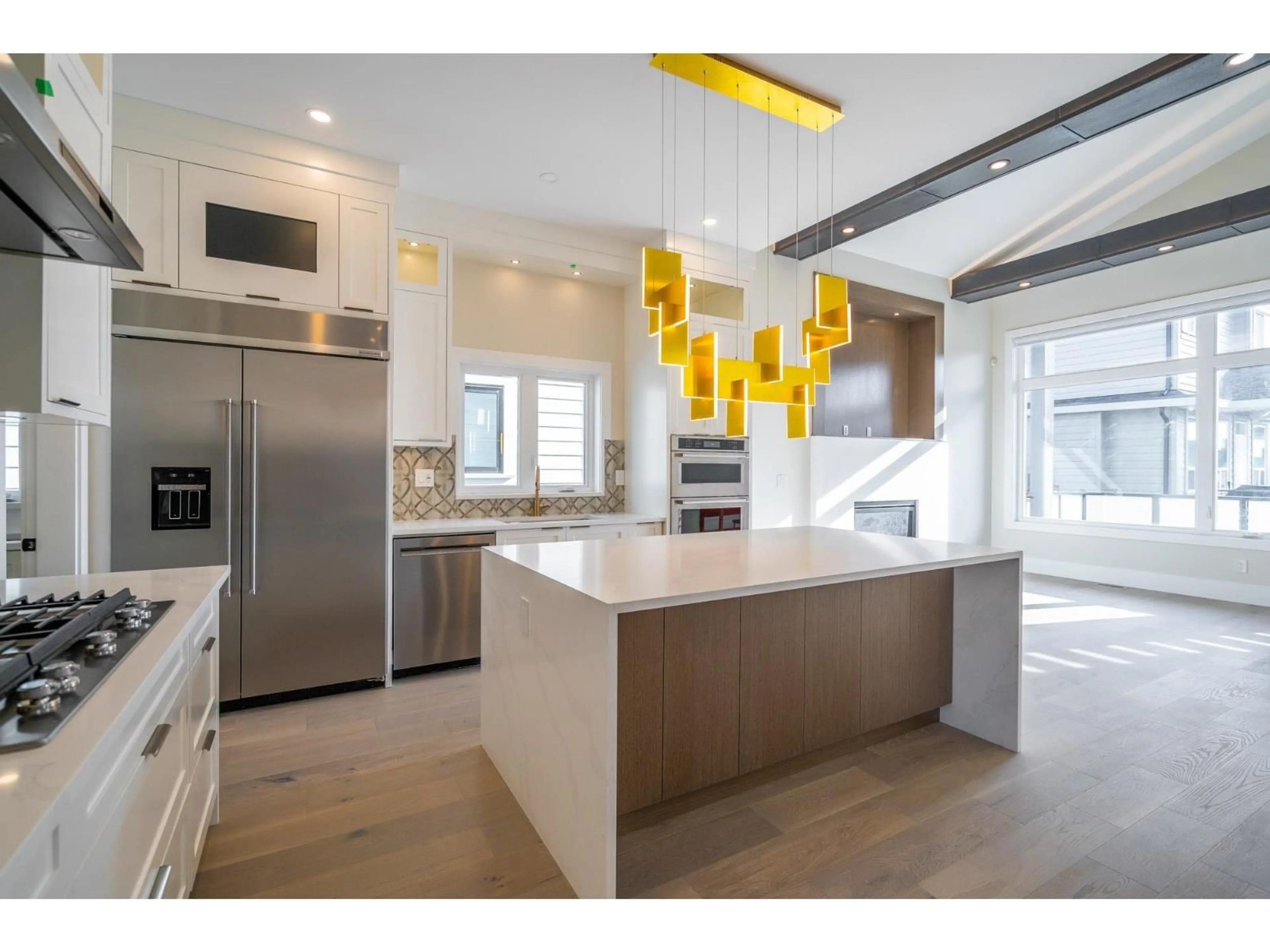 Contemporary kitchen, unknown for 16548 22 AVENUE, Surrey British Columbia V3Z0V5
