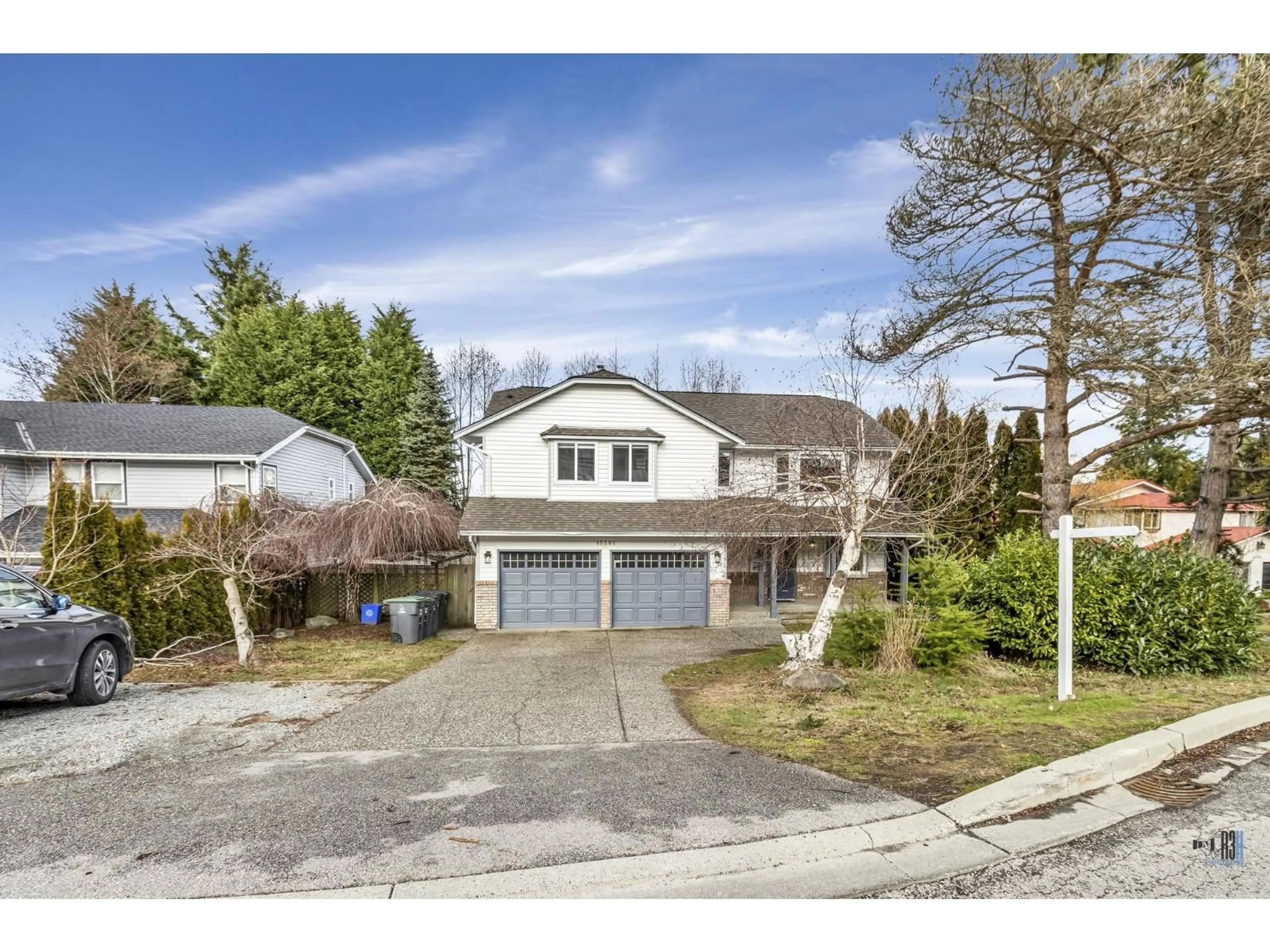 A pic from outside/outdoor area/front of a property/back of a property/a pic from drone, street for 15285 28 AVENUE, Surrey British Columbia V4P1G3