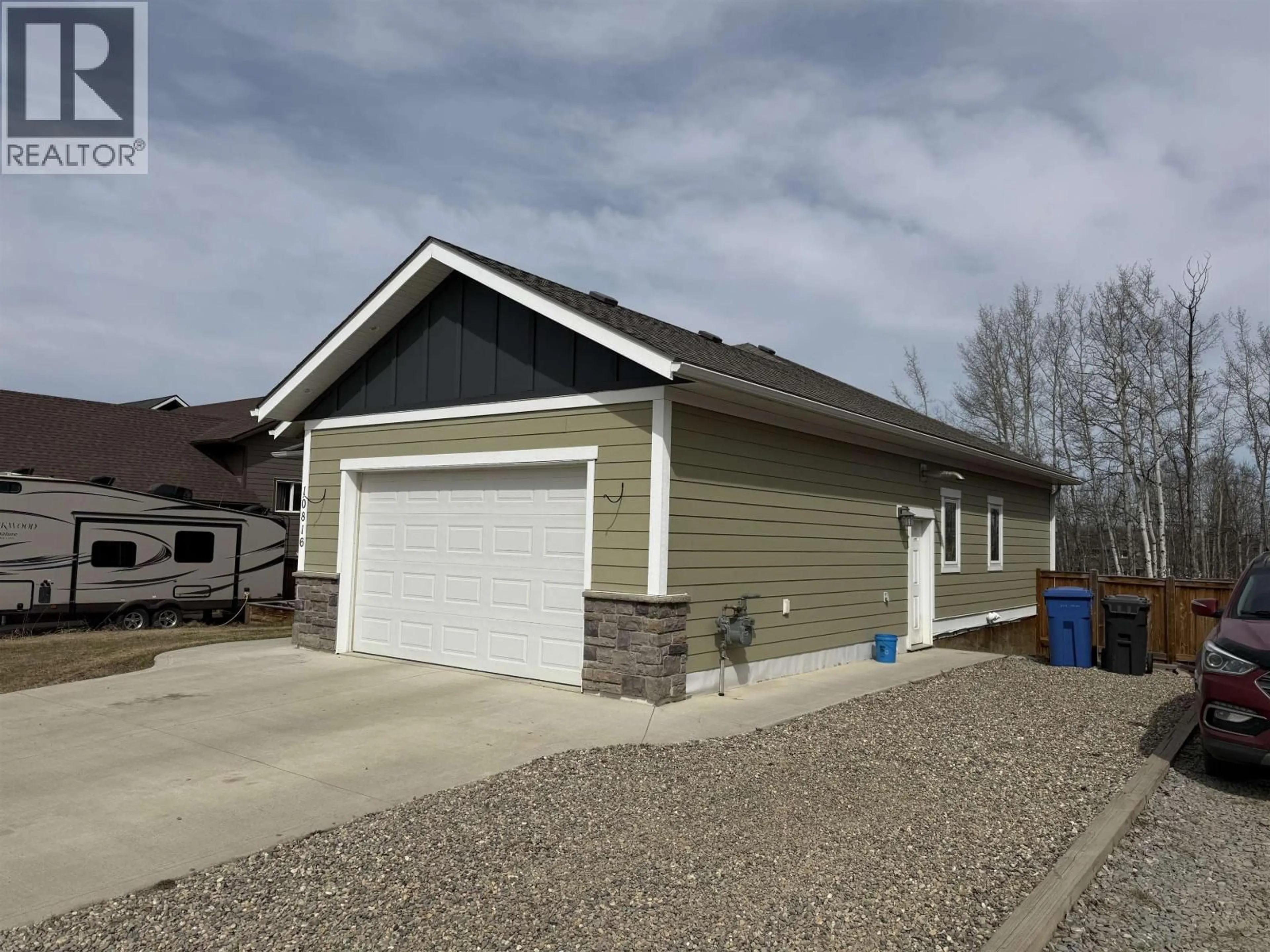 Indoor garage for 10816 108 AVENUE, Fort St. John British Columbia V1J0J3