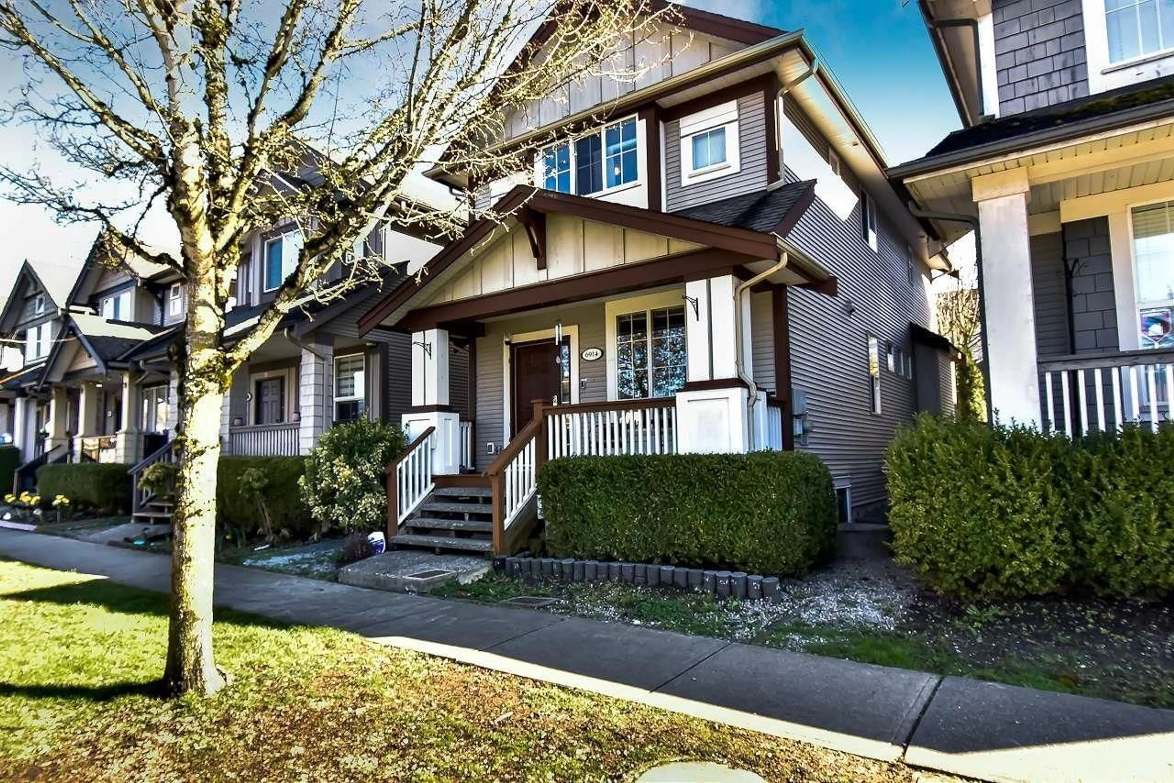 Home with vinyl exterior material, street for 6914 190 STREET, Surrey British Columbia V4N5P1