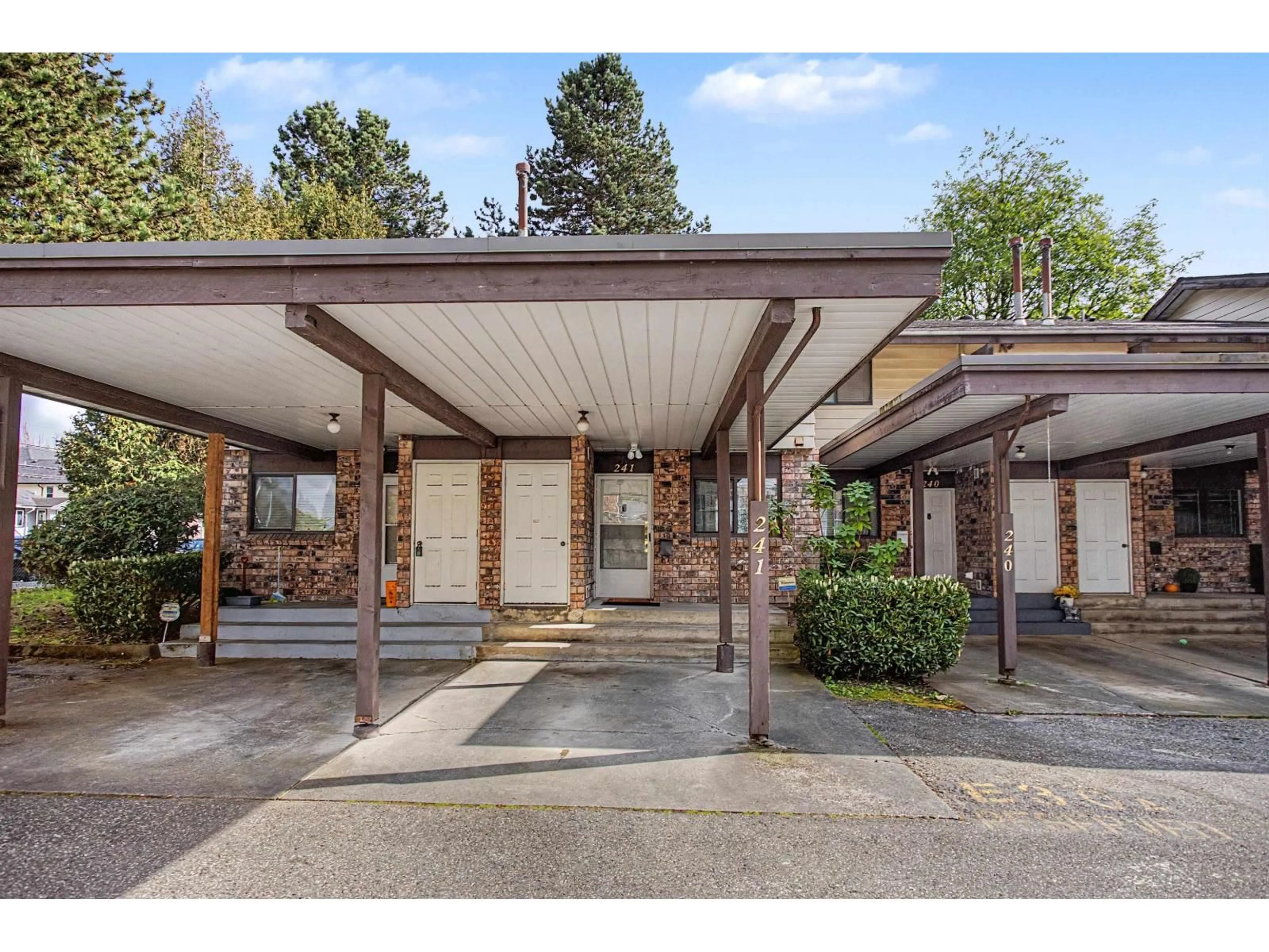 Unknown for 241 - 7447 140 STREET, Surrey British Columbia V3W6G5