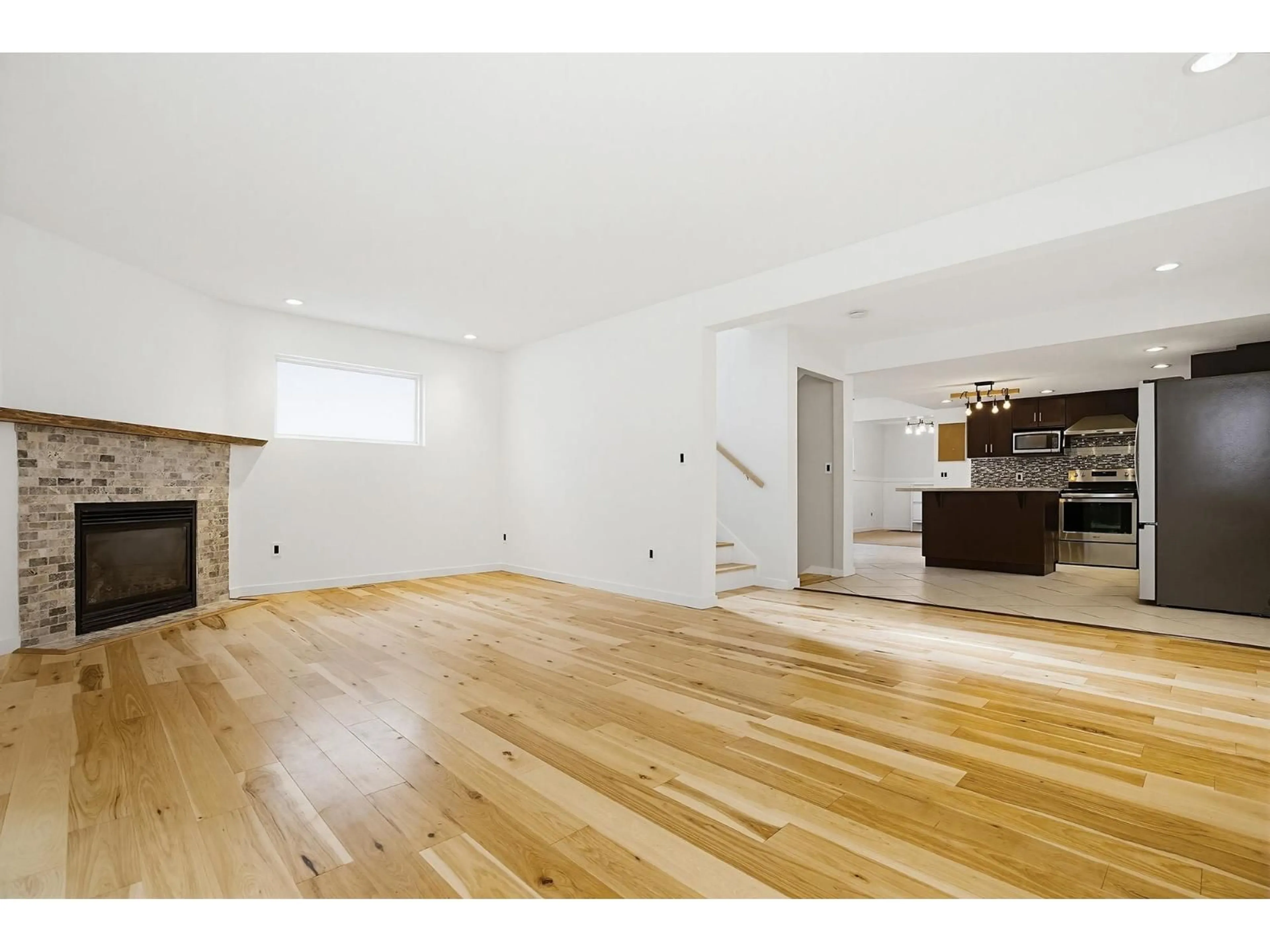 Unknown for 32921 3RD AVENUE, Mission British Columbia V2V1N2