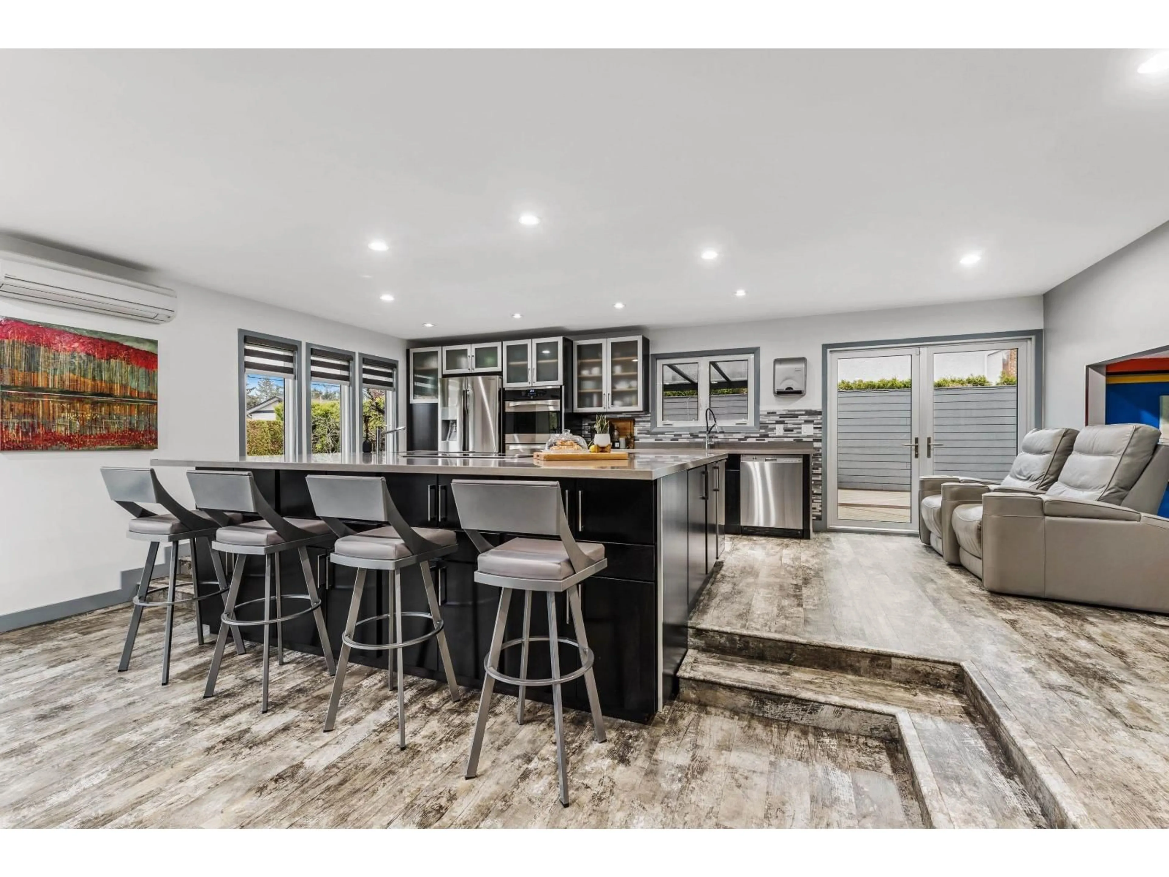 Open concept kitchen, unknown for 46237 STRATHCONA ROAD, Chilliwack British Columbia V2P3T1