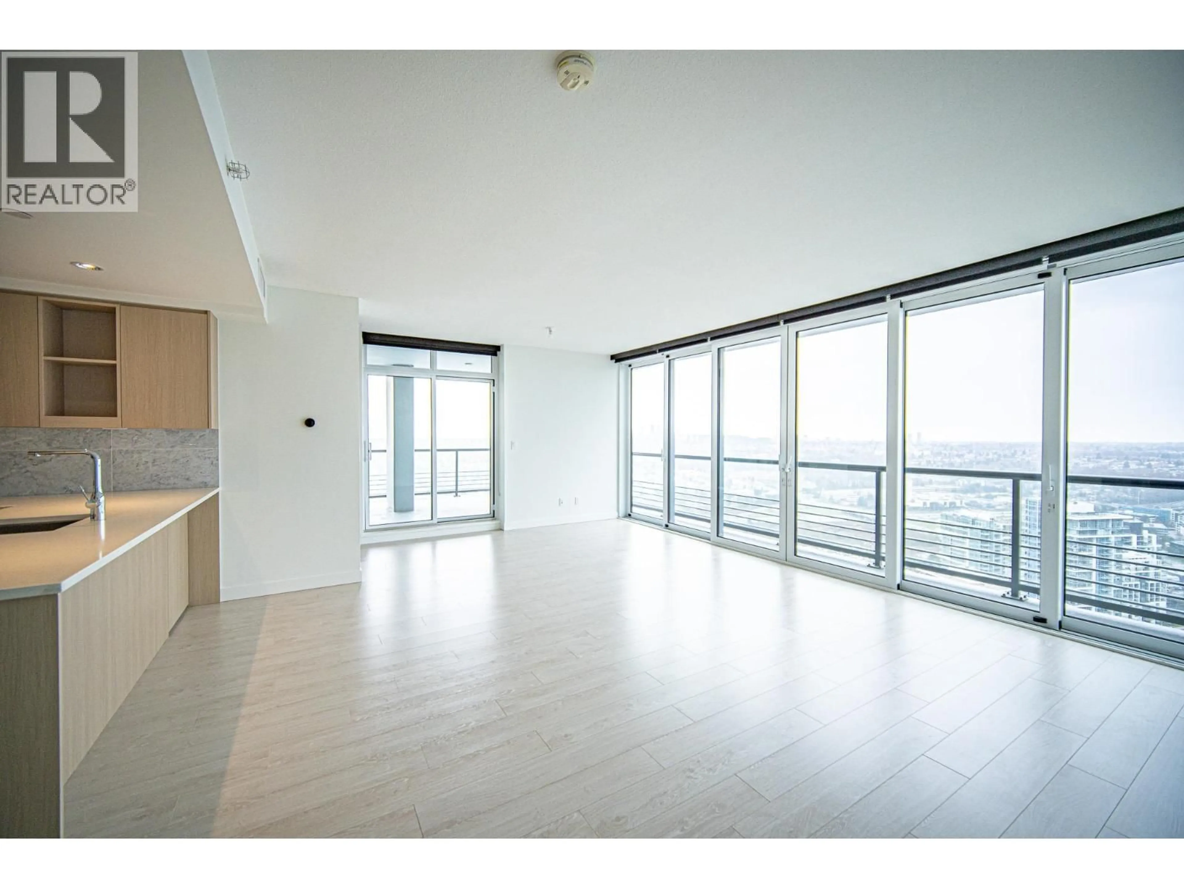 Indoor foyer for 4802 - 4730 LOUGHEED HIGHWAY, Burnaby British Columbia V5C0M9