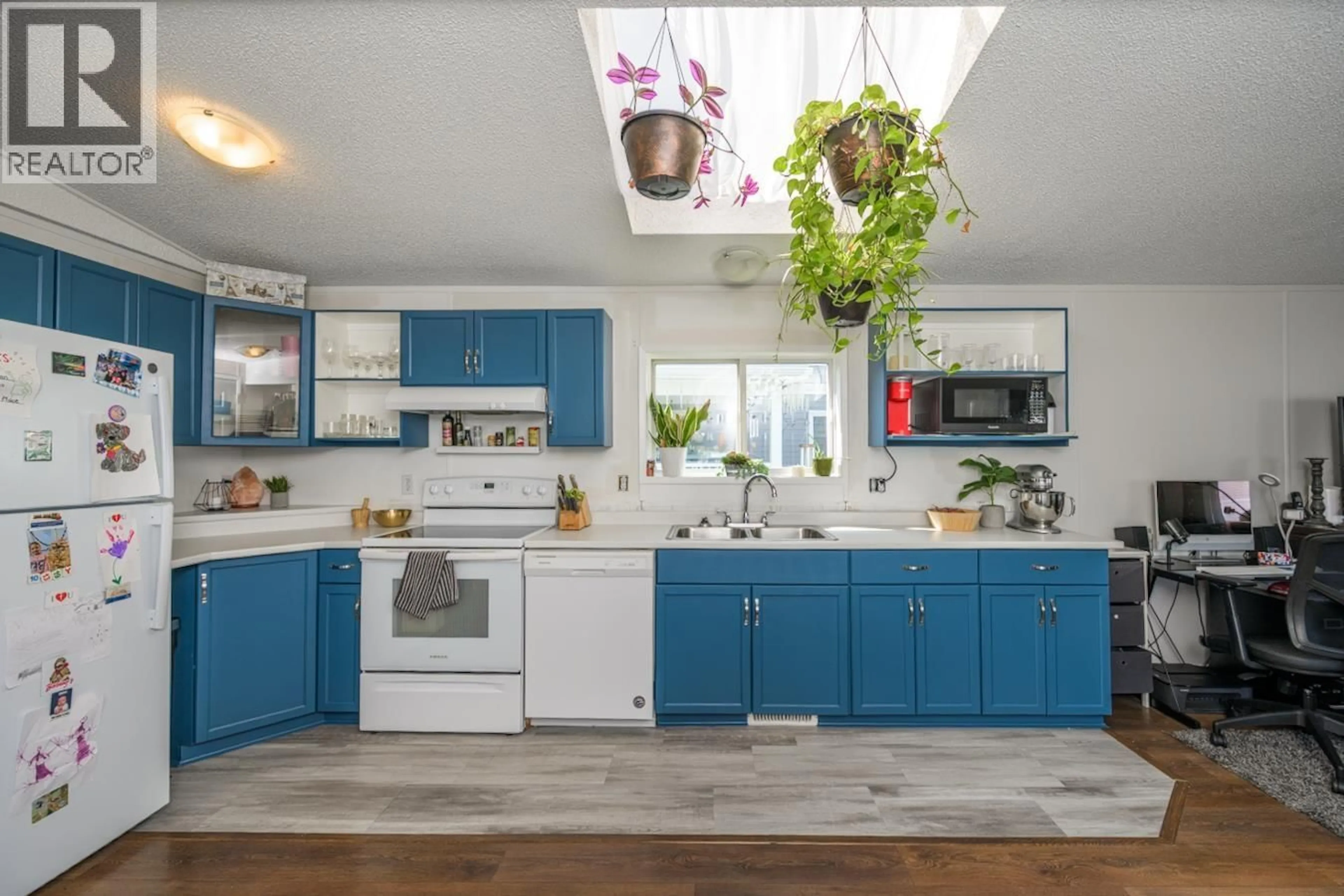 Open concept kitchen, ceramic/tile floor for 21 - 5988 GAUTHIER ROAD, Prince George British Columbia V2N5M4