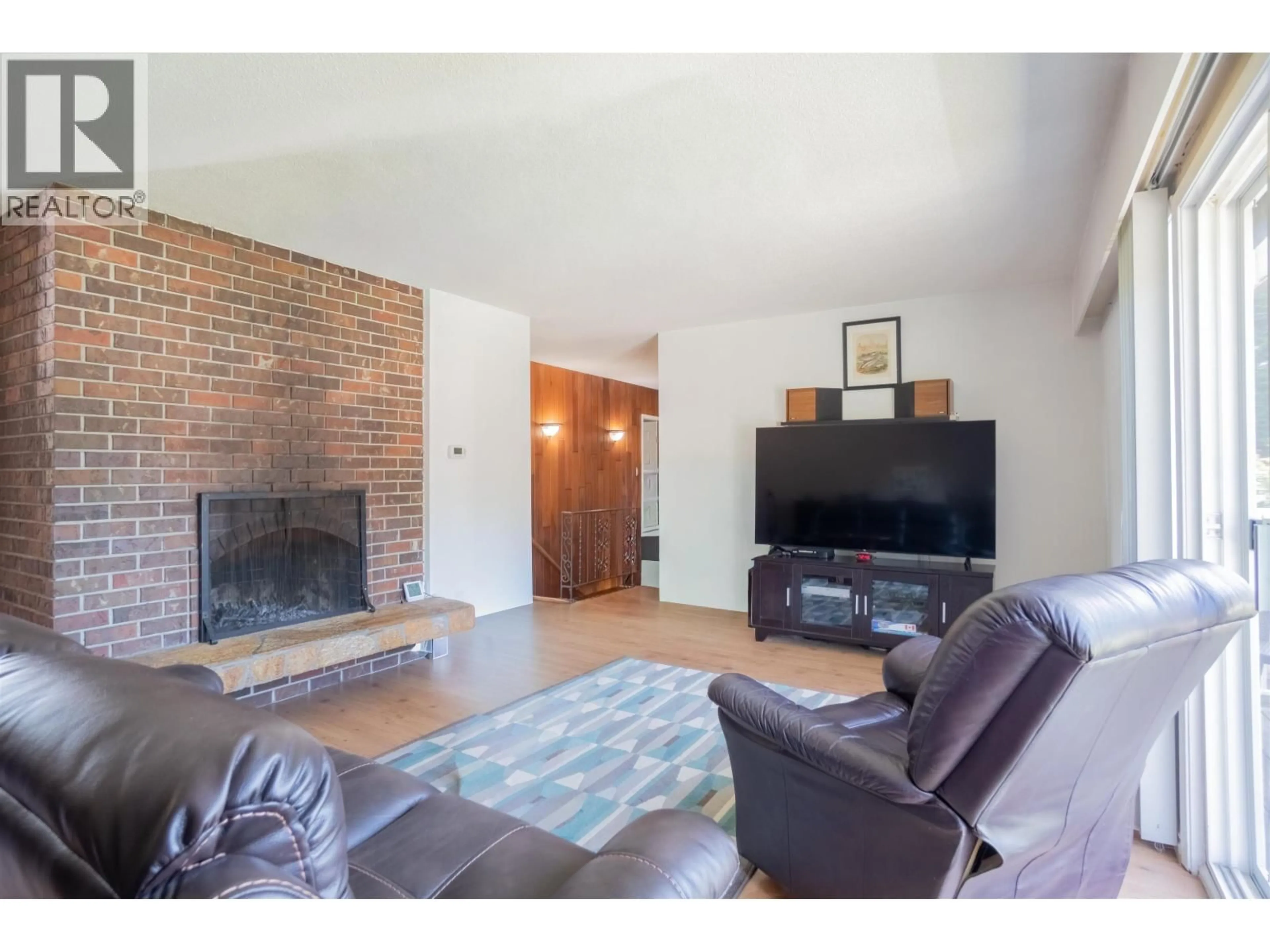 Living room with furniture, unknown for 2930 SEFTON STREET, Port Coquitlam British Columbia V3B3P8