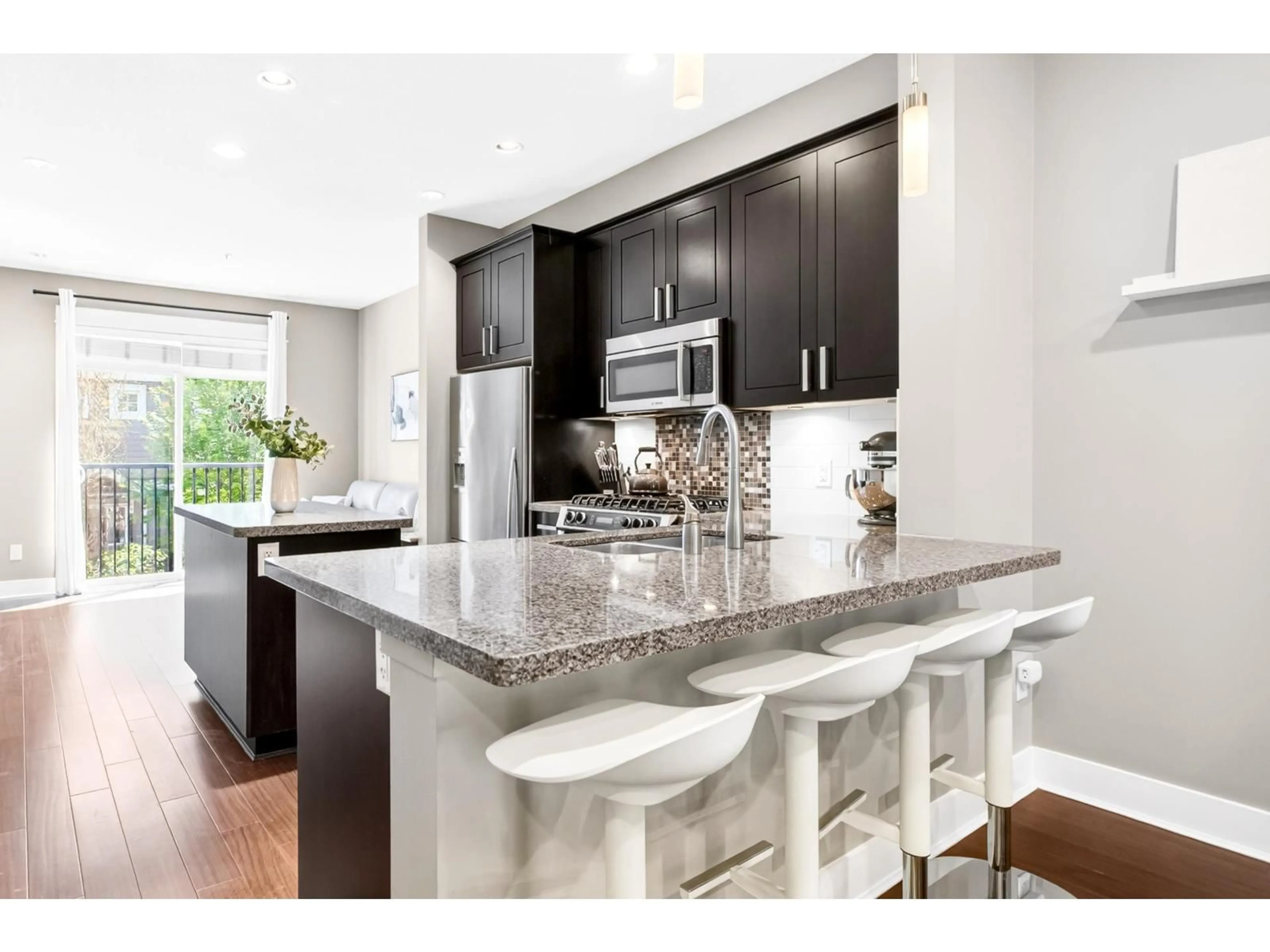 Open concept kitchen, ceramic/tile floor for 42 - 2689 PARKWAY DRIVE, Surrey British Columbia V4P0C3