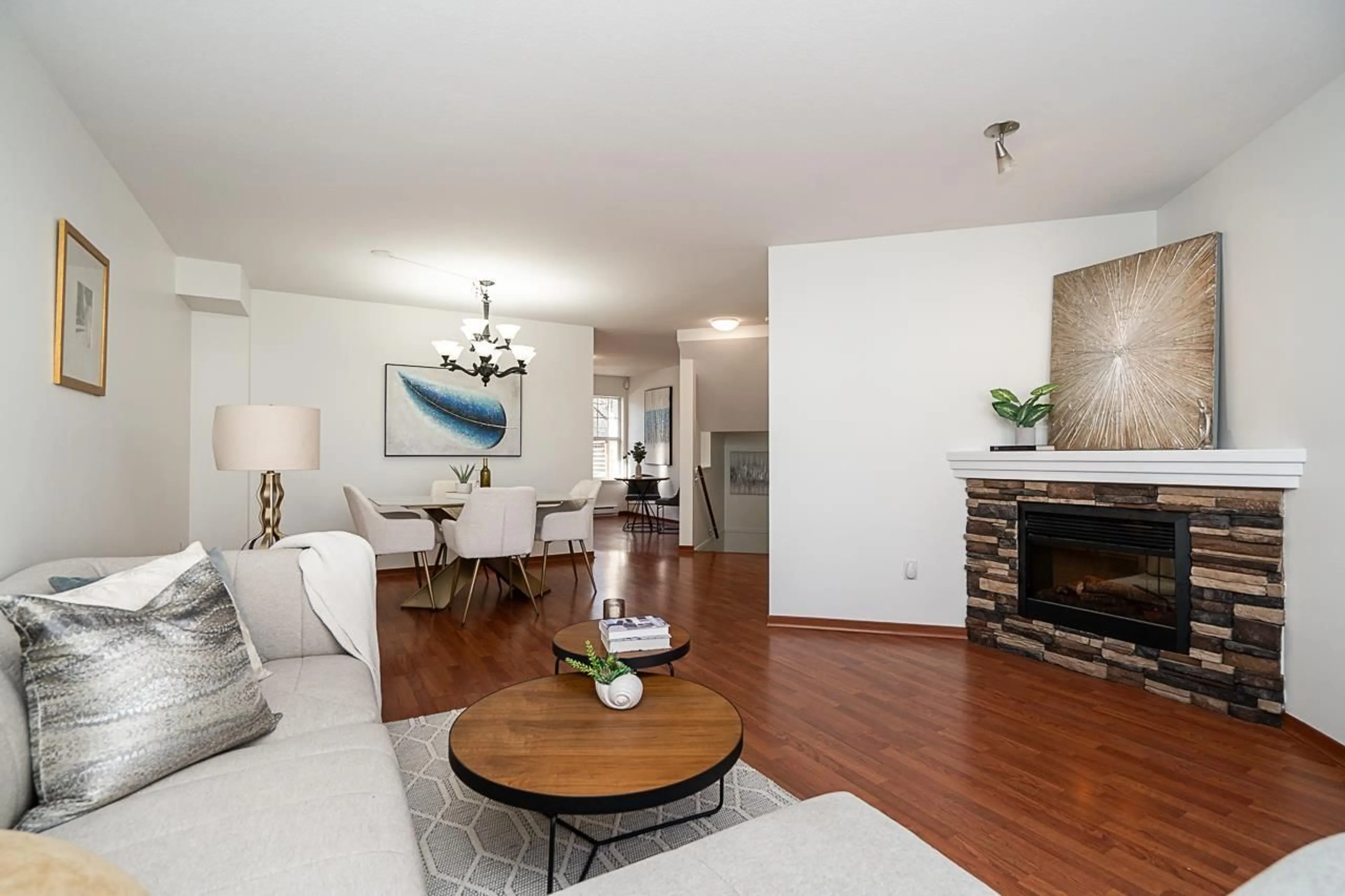 Living room with furniture, wood/laminate floor for 5 - 8638 159 STREET, Surrey British Columbia V4N5P7