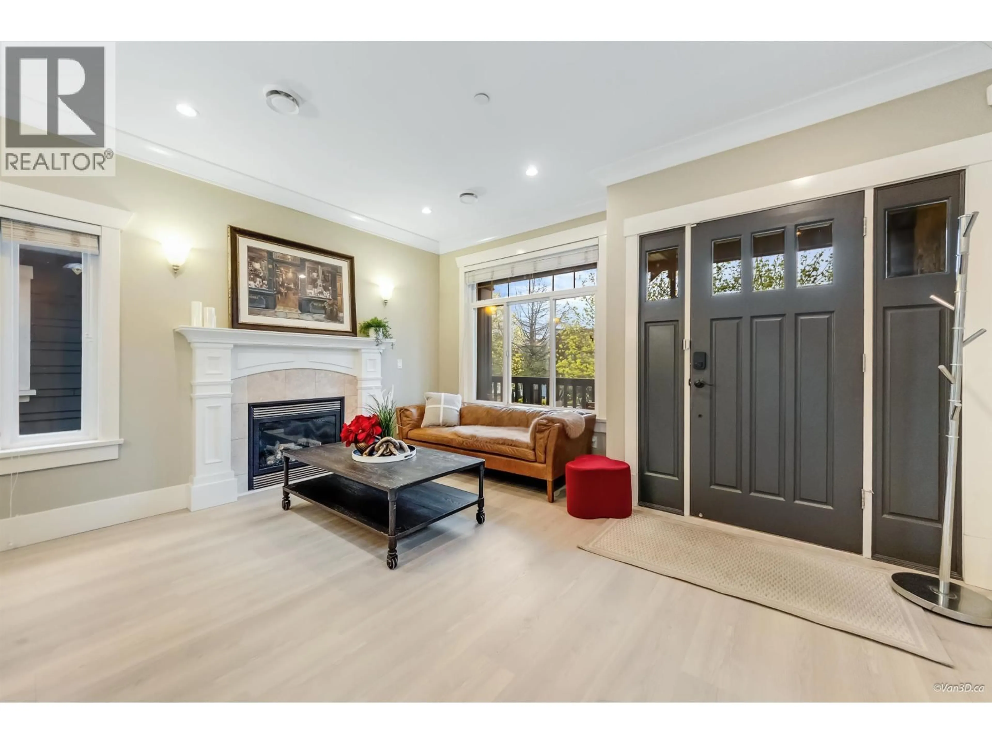 Unknown for 2457 3RD AVENUE, Vancouver British Columbia V5M1G8