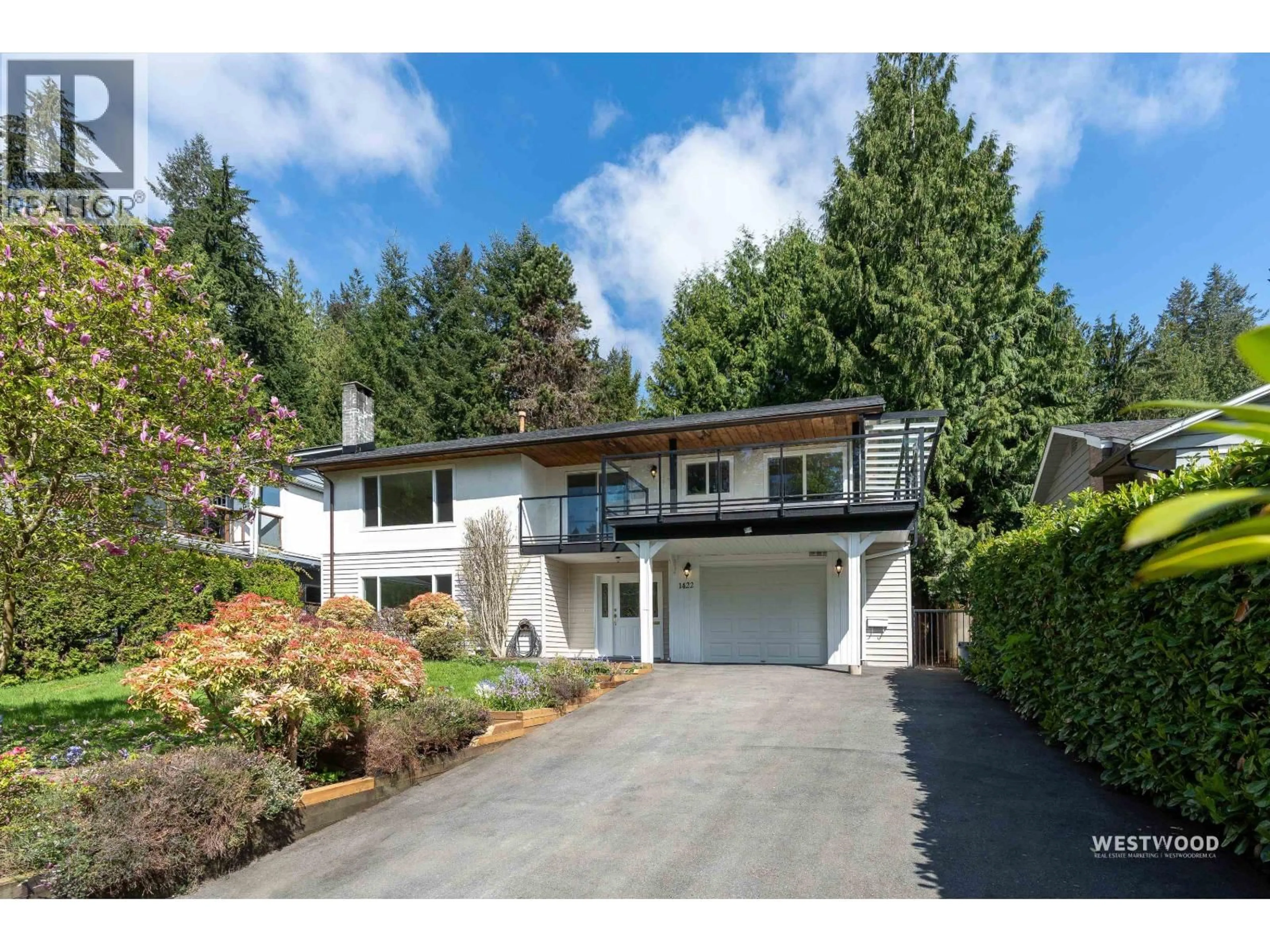Home with vinyl exterior material, street for 1422 KILMER ROAD, North Vancouver British Columbia V7K1R2