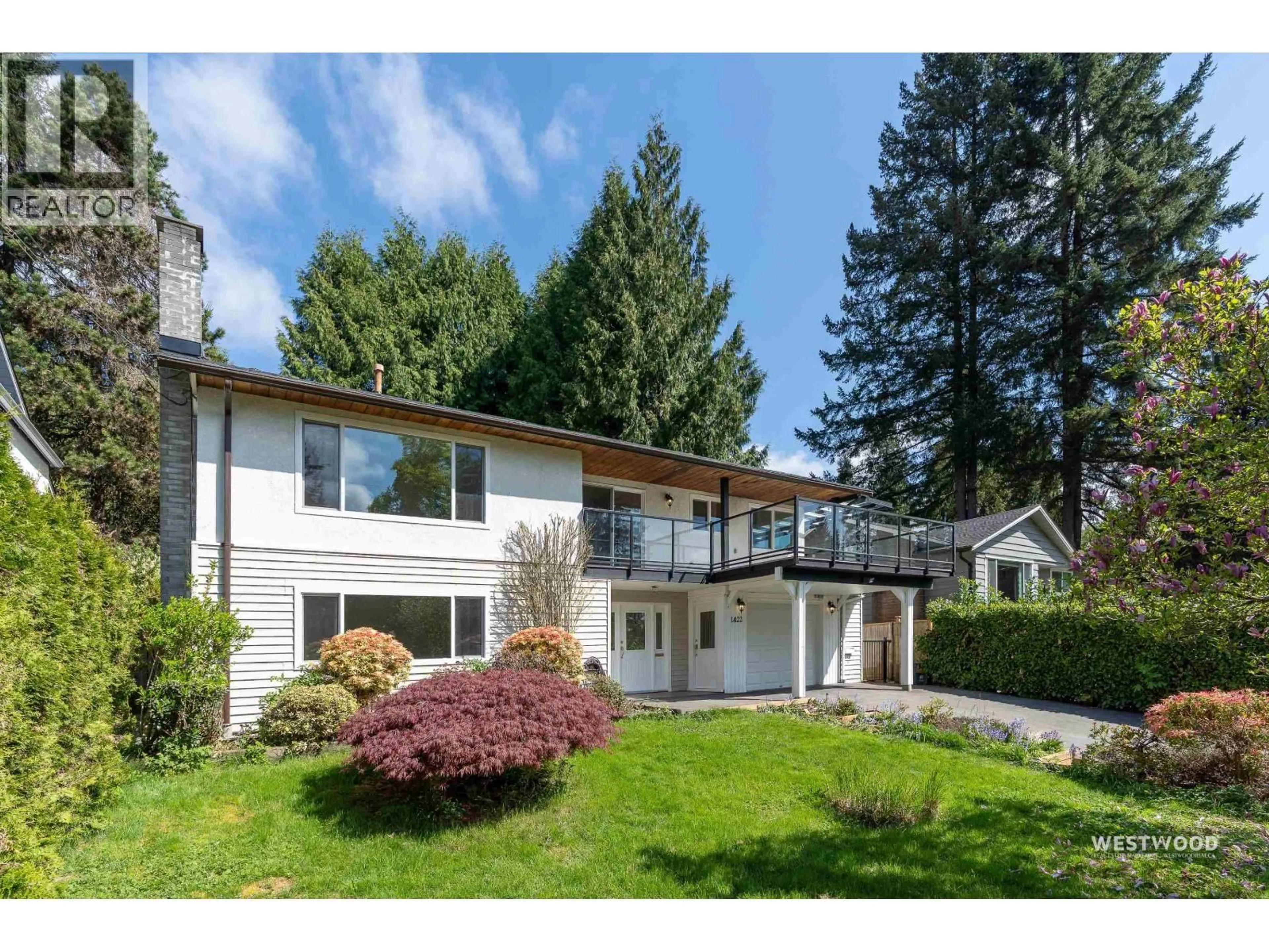 Home with vinyl exterior material, street for 1422 KILMER ROAD, North Vancouver British Columbia V7K1R2