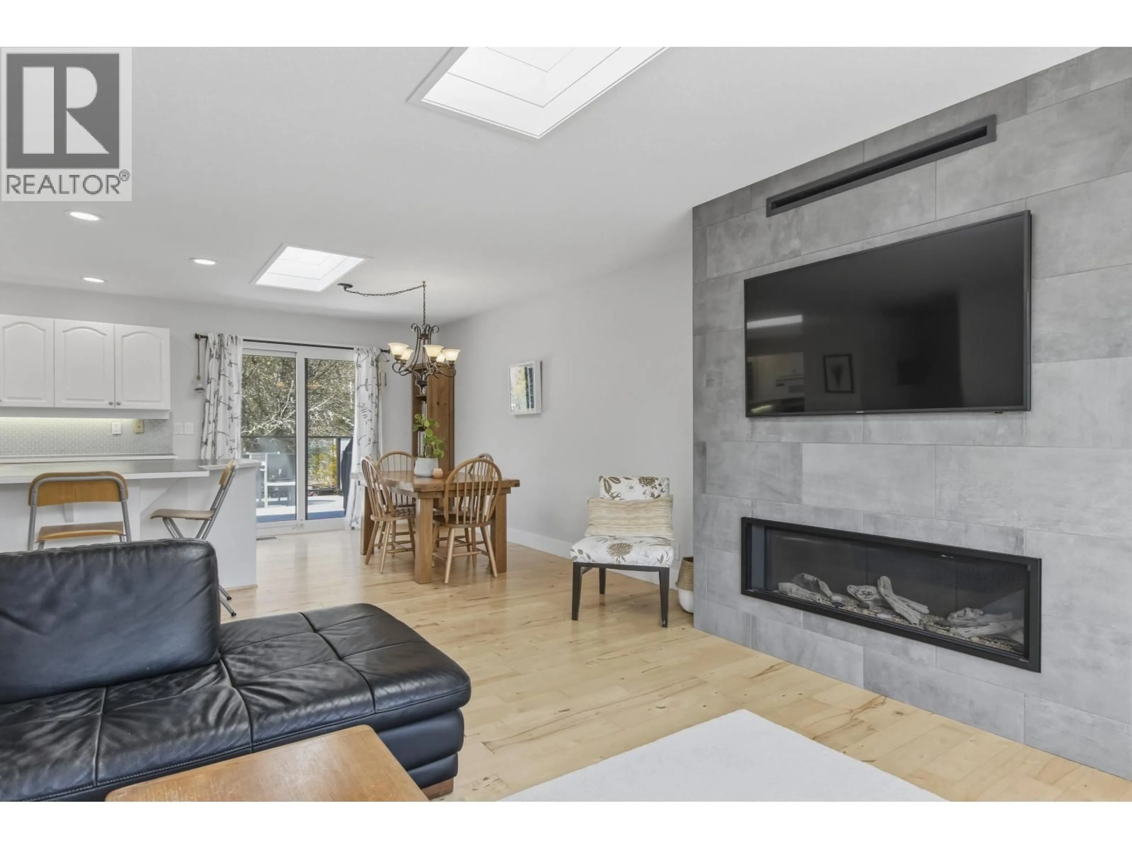 Unknown for 41557 ROD ROAD, Brackendale British Columbia V0N1H0