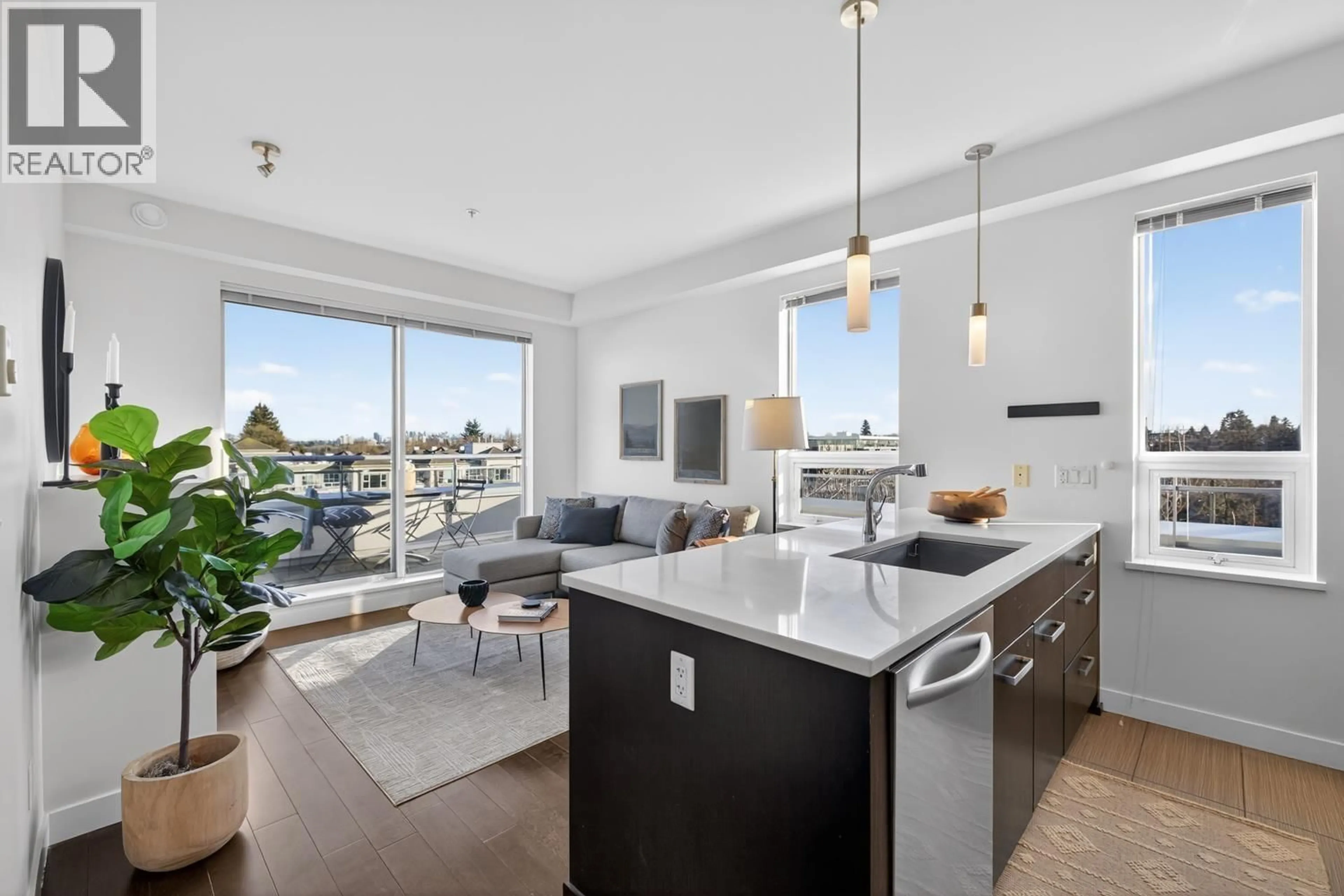 Open concept kitchen, unknown for 515 - 3333 MAIN STREET, Vancouver British Columbia V5V3M8