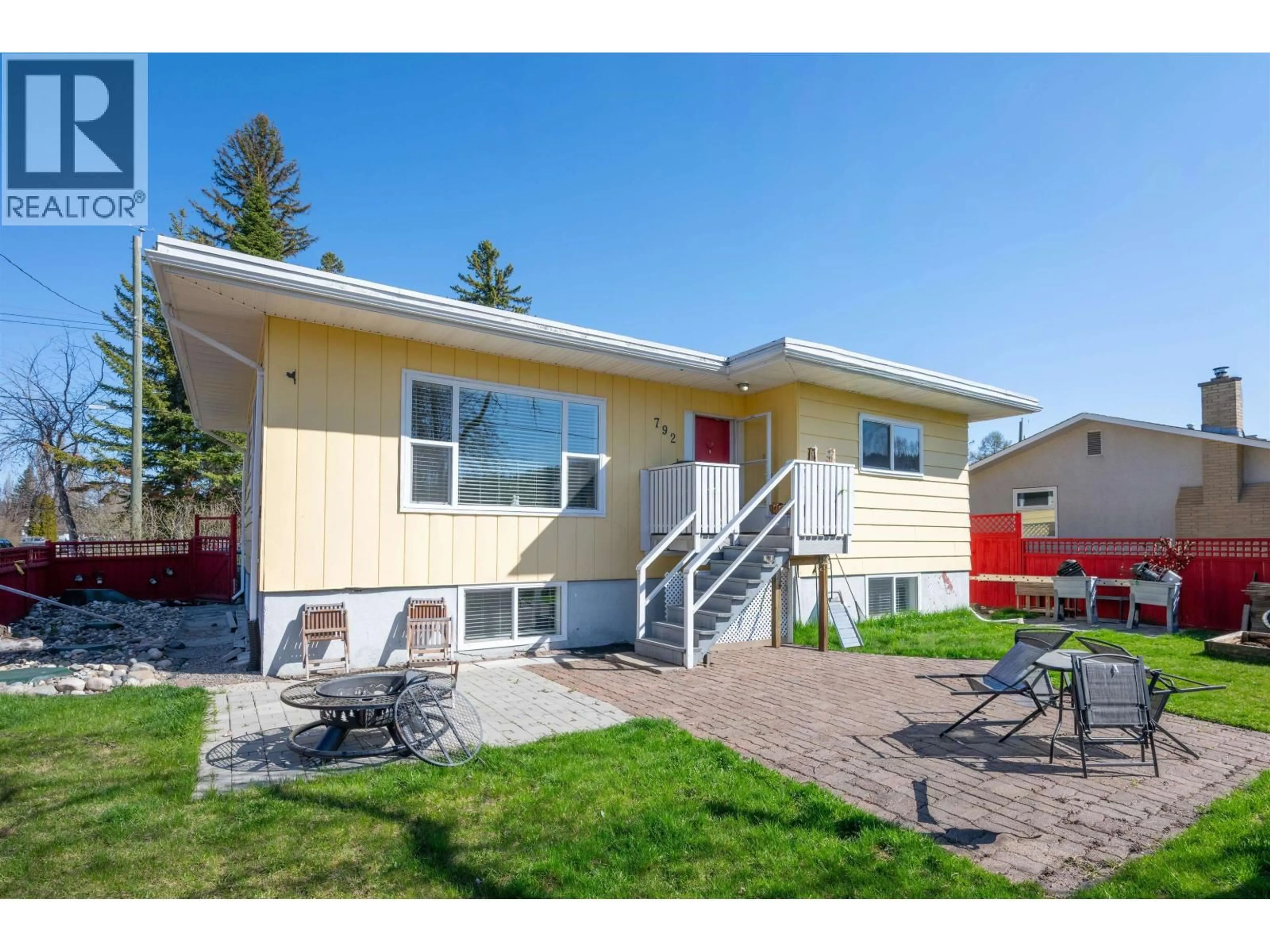 Home with vinyl exterior material, street for 792 20TH AVENUE, Prince George British Columbia V2L4A1