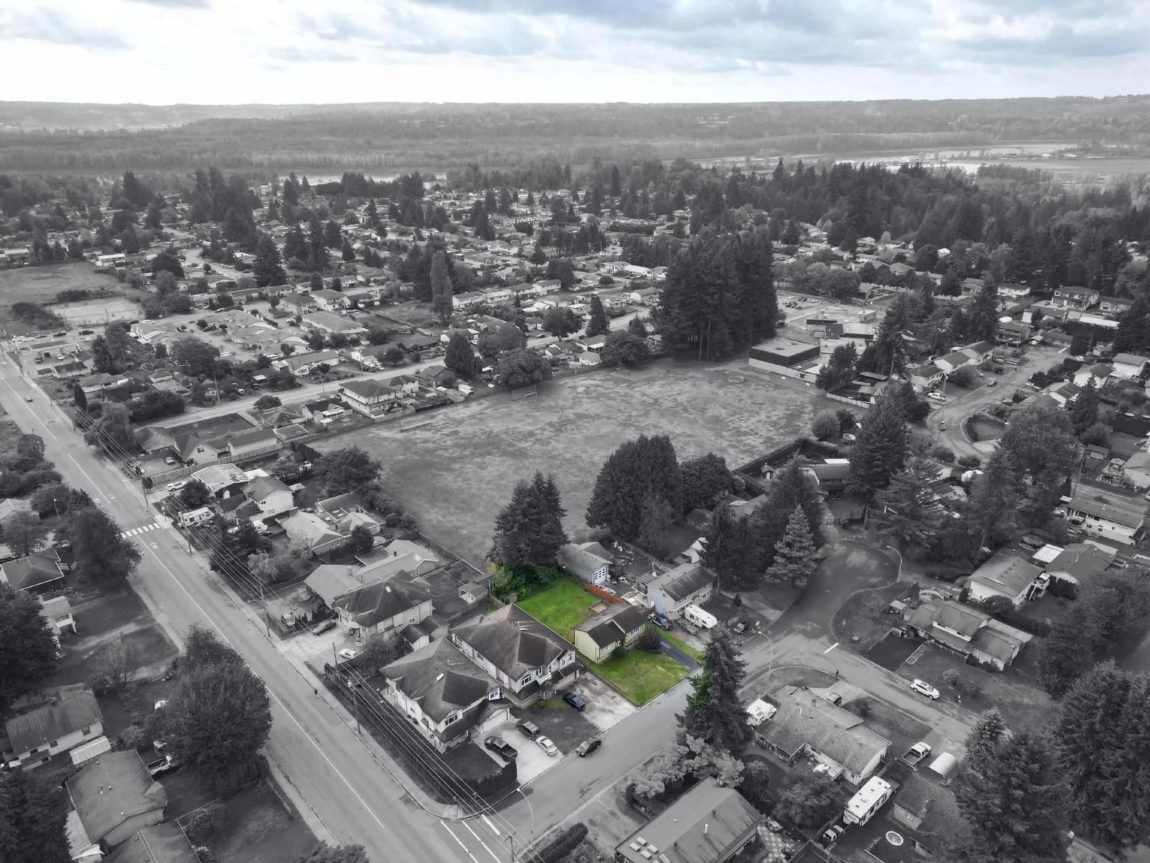 A pic from outside/outdoor area/front of a property/back of a property/a pic from drone, street for 32174 SANDPIPER PLACE, Mission British Columbia V2V5S1
