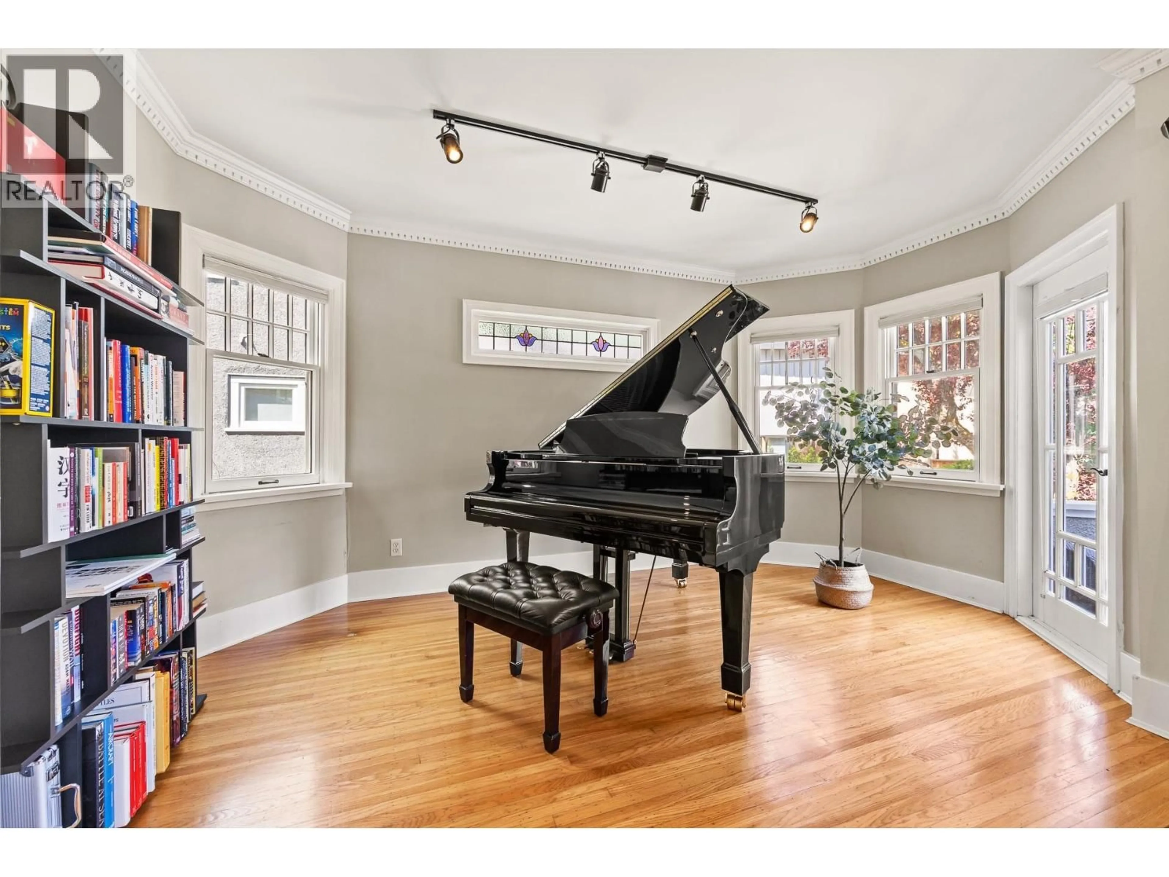Unknown for 4177 15TH AVENUE, Vancouver British Columbia V6R3A4