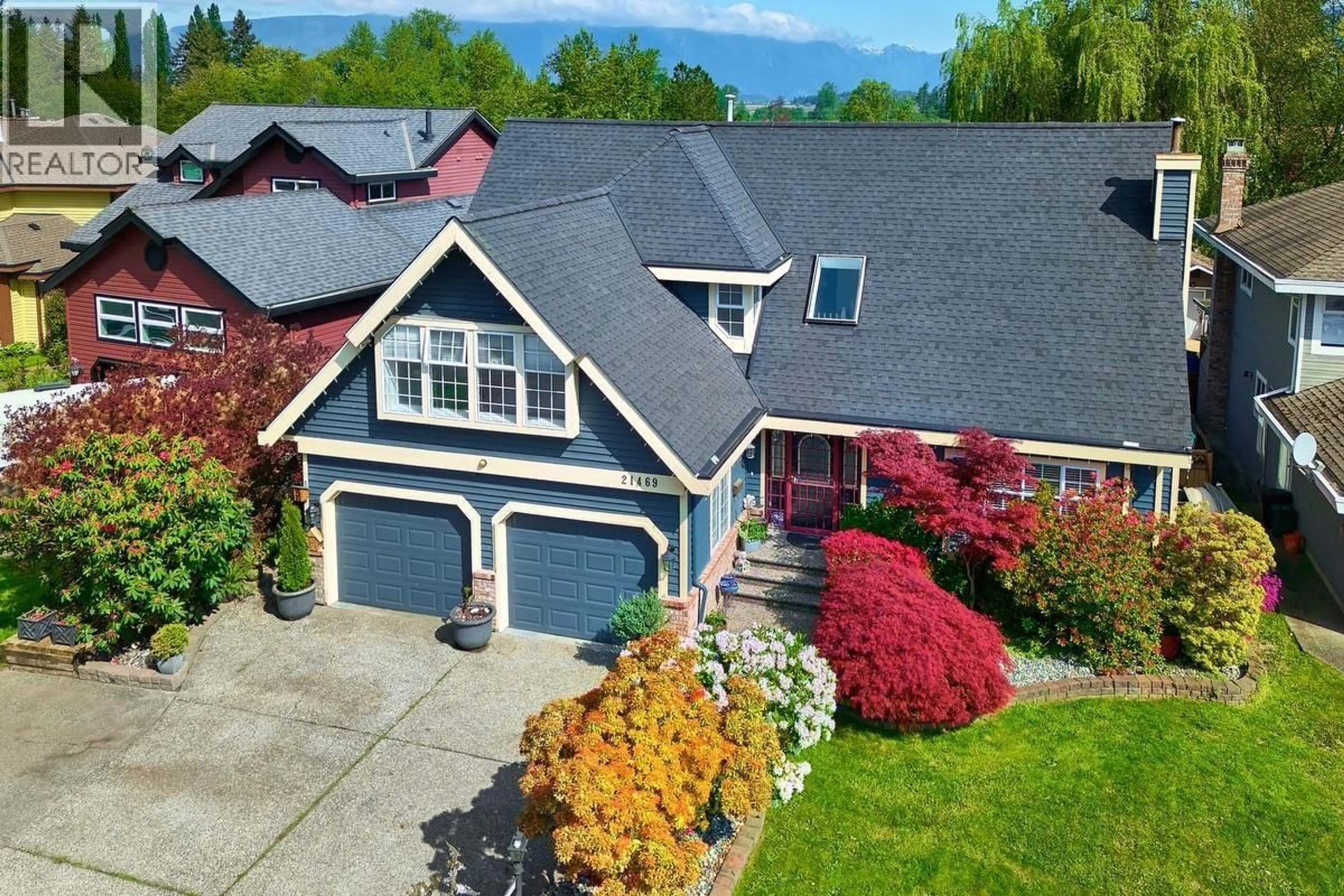 A pic from outside/outdoor area/front of a property/back of a property/a pic from drone, water/lake/river/ocean view for 21469 126 AVENUE, Maple Ridge British Columbia V4R2H4