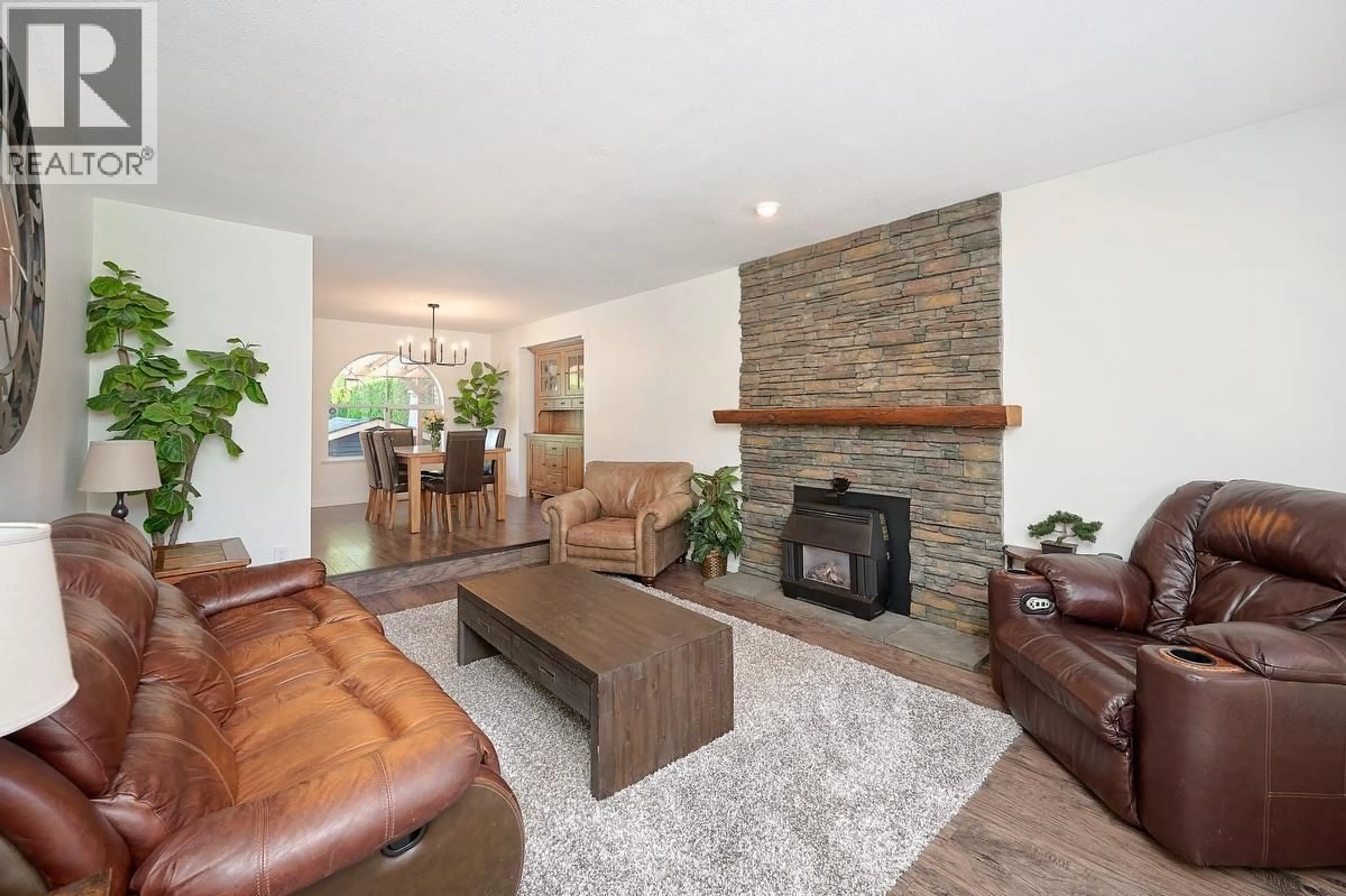 Living room with furniture, unknown for 21469 126 AVENUE, Maple Ridge British Columbia V4R2H4
