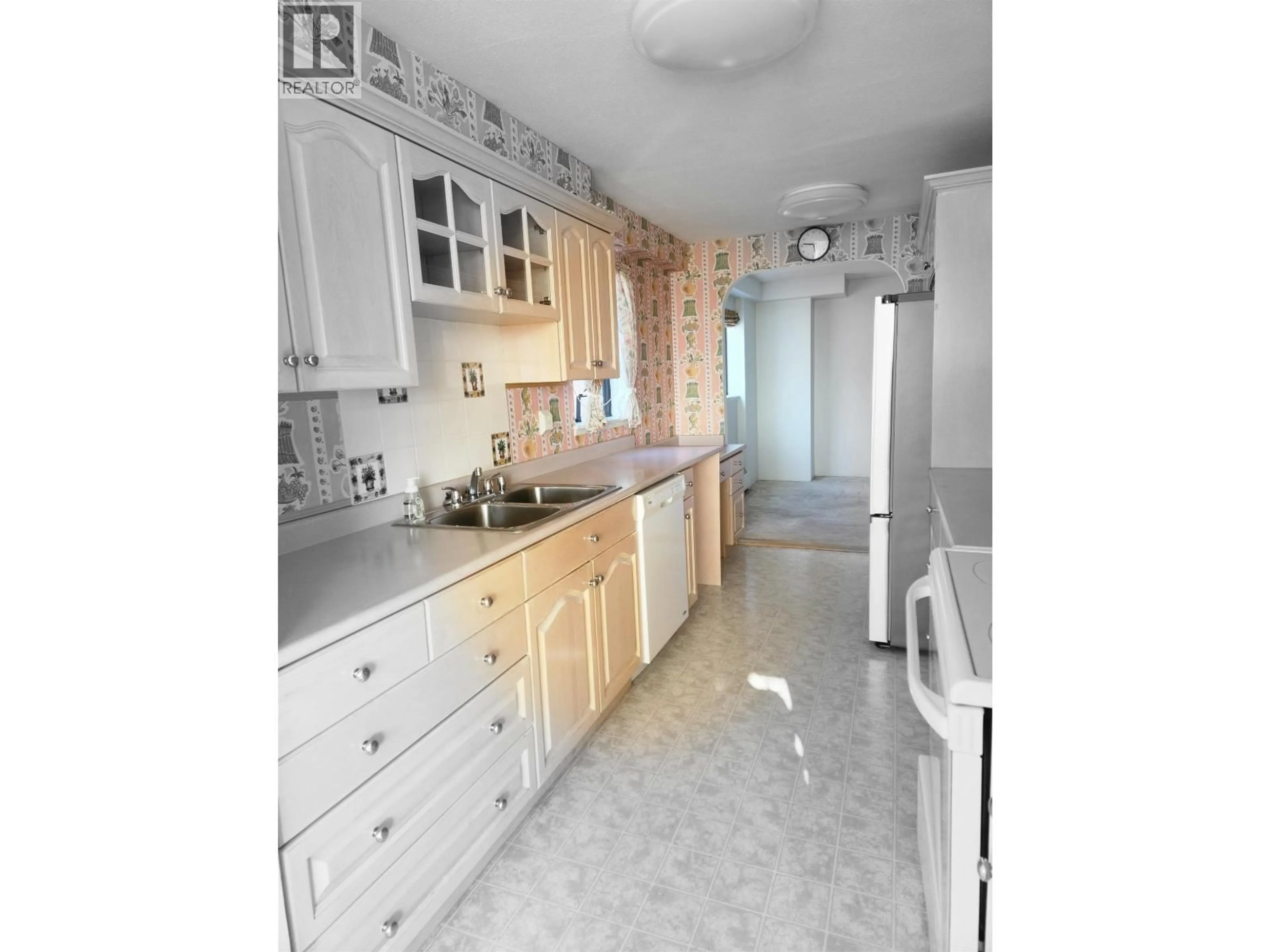 Standard kitchen, unknown for 1305 - 6631 MINORU BOULEVARD, Richmond British Columbia V6Y1Z1